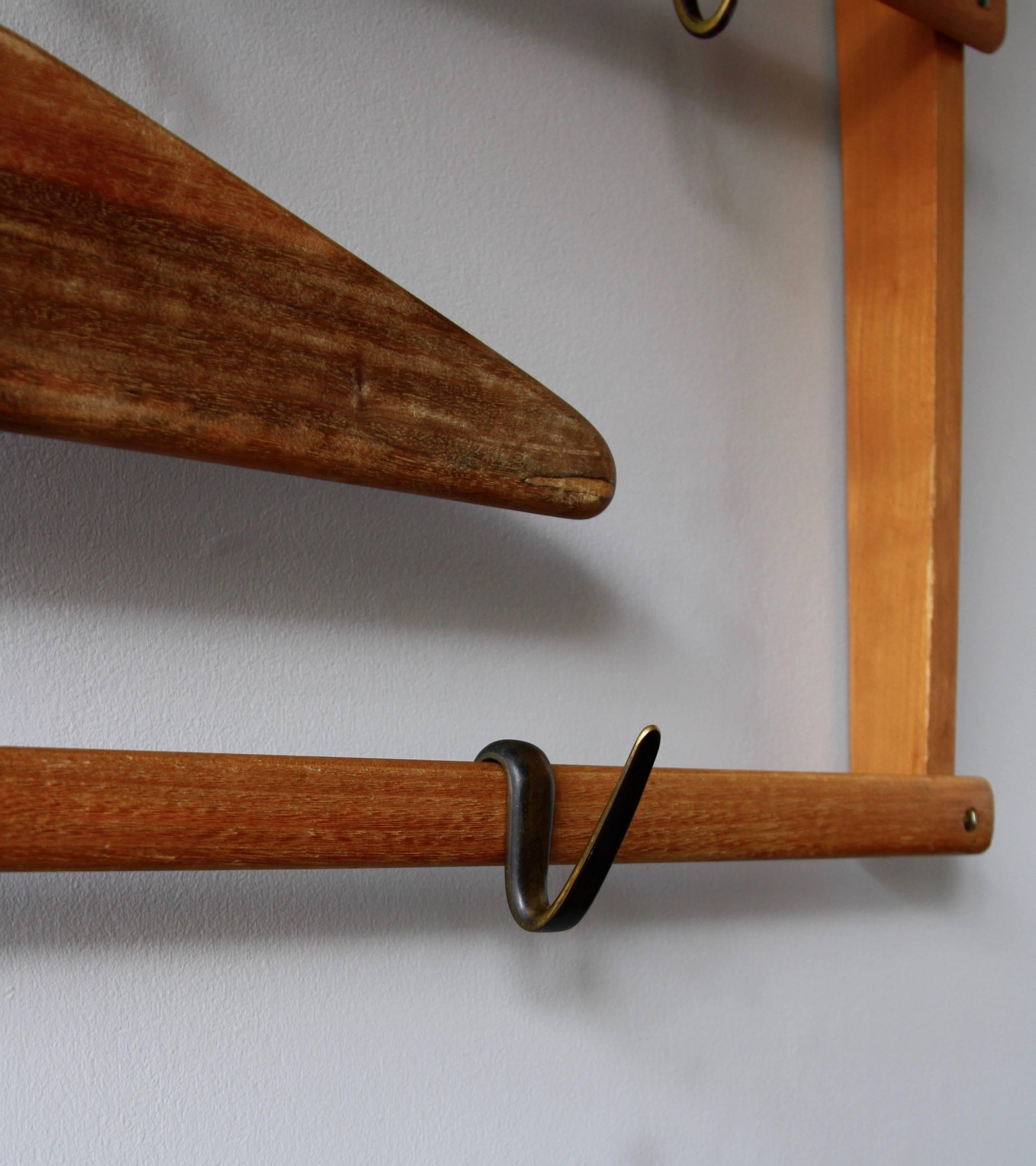 Carl Auböck Vintage 1950s Wall-Mounted Wardrobe with Five-Hooks and Coat Hanger In Good Condition In London, GB