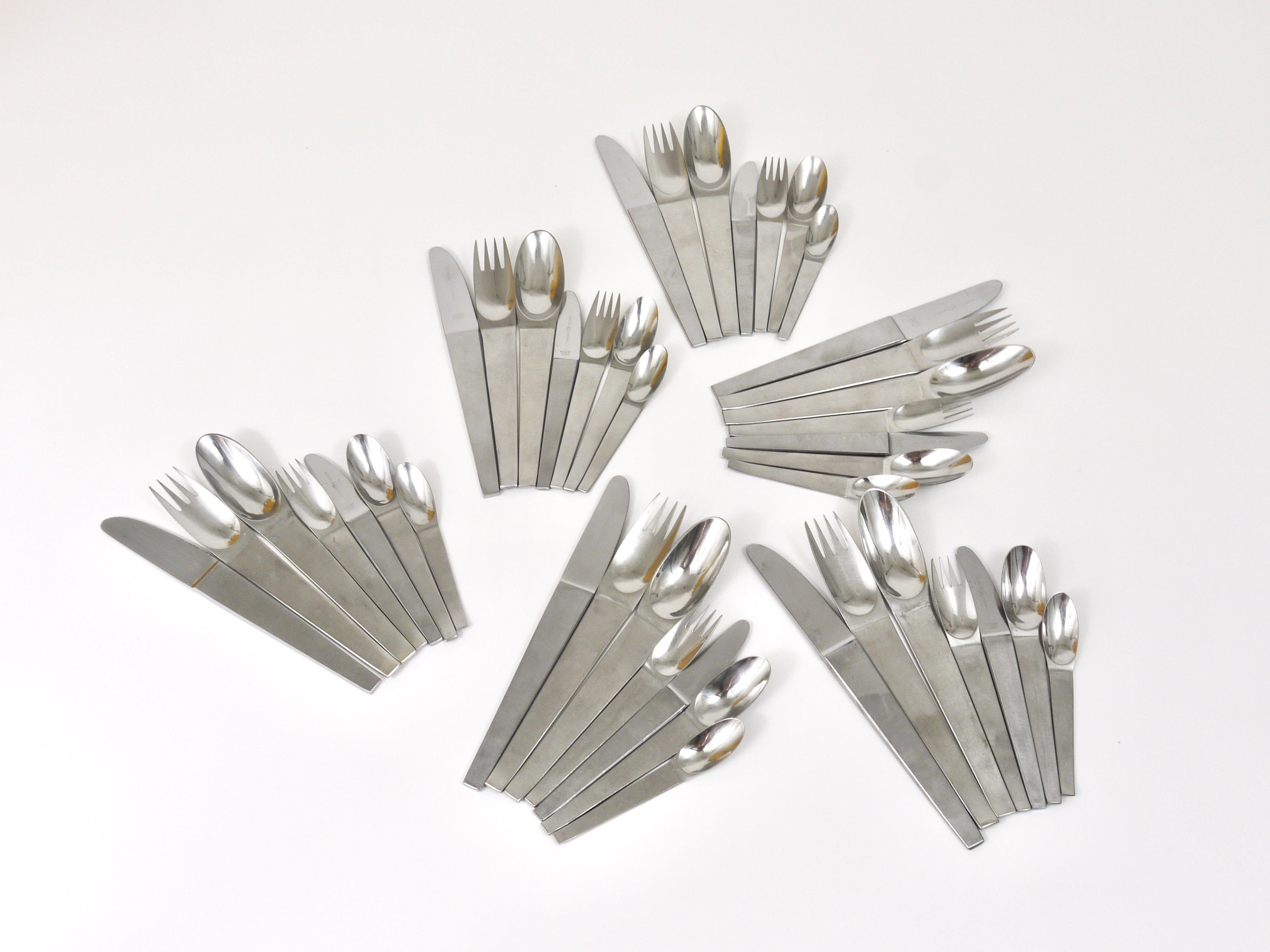 Carl Auböck 2060 Flatware, 42 pcs., Complete For 6 Persons, Amboss Austria, 1950 In Good Condition For Sale In Vienna, AT