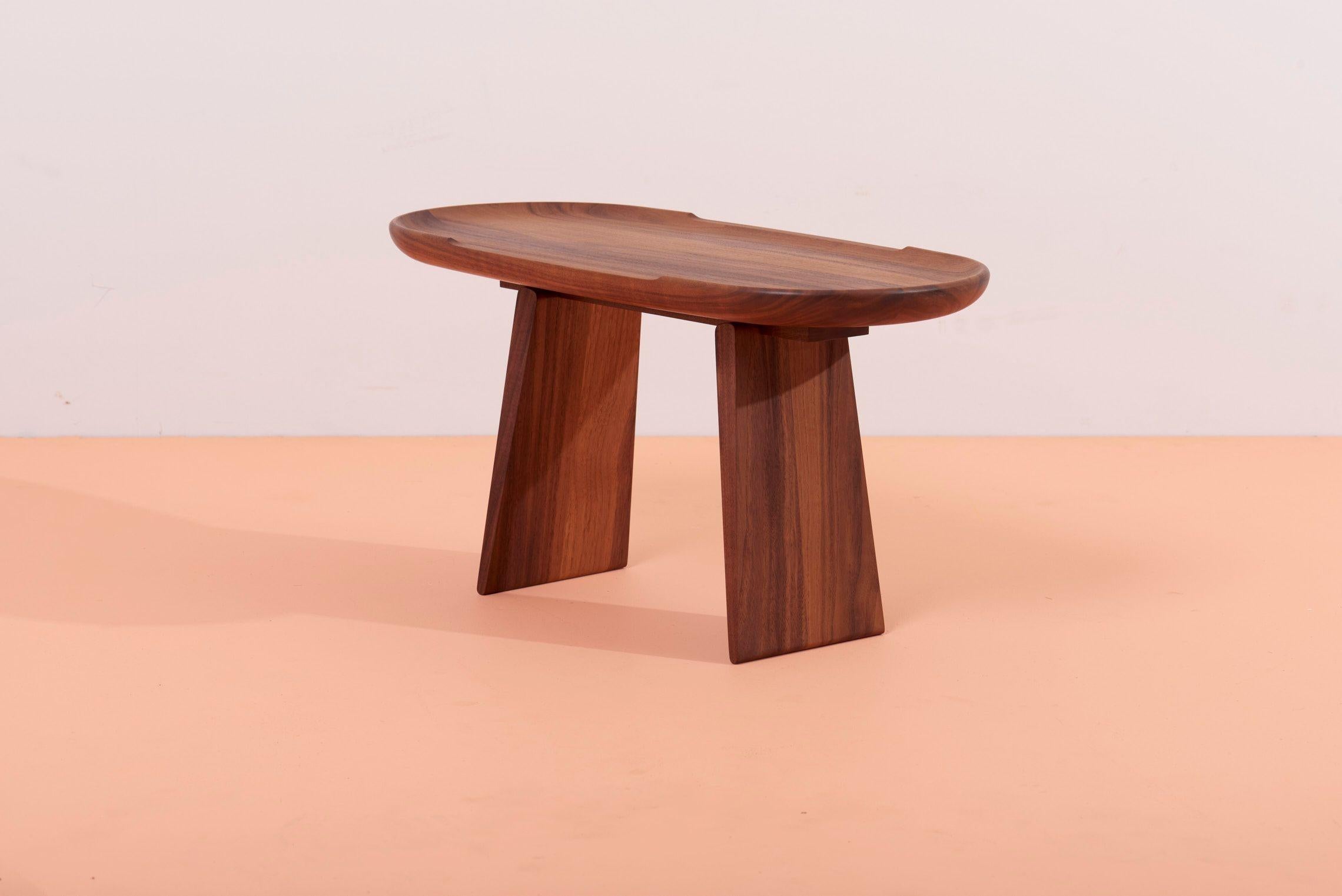 Mid-Century Modern Table d'appoint Carl Aubck n° 3511 en noyer, Autriche, 2022 en vente