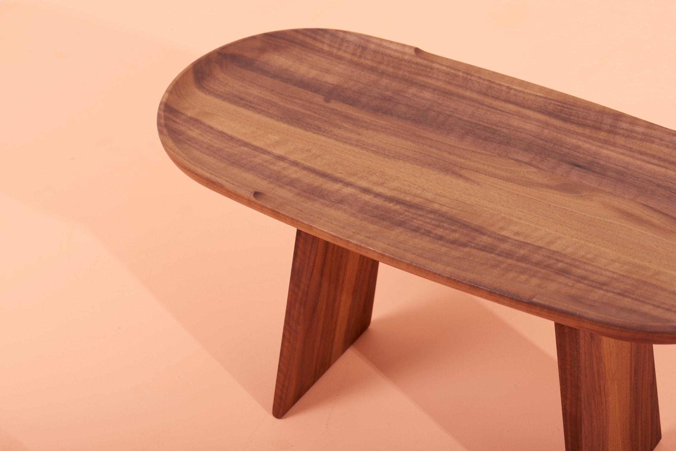 Table d'appoint Carl Aubck n° 3511 en noyer, Autriche, 2022 en vente 2
