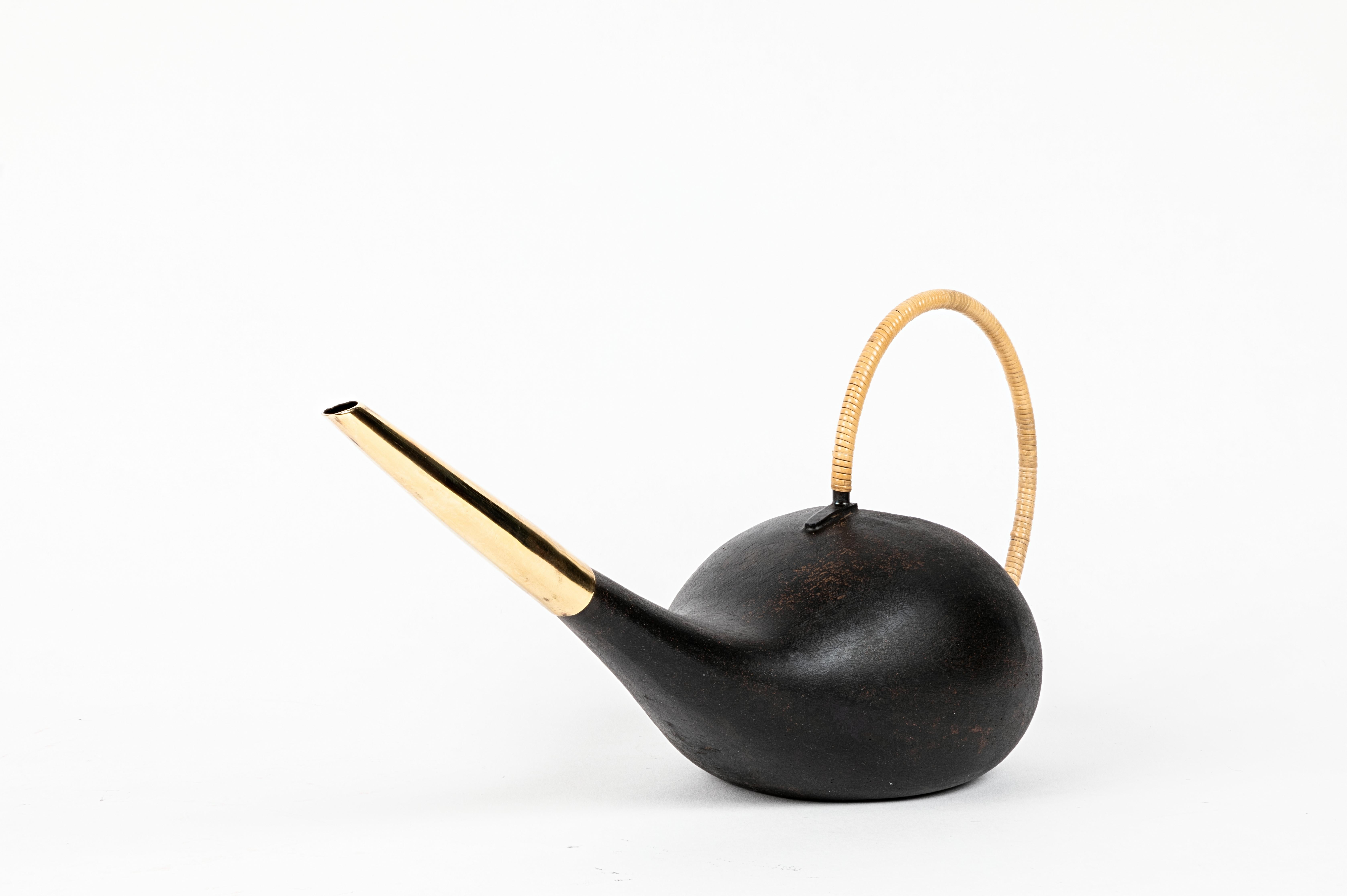 Austriaco Carl Auböck #3632 innaffiatoio in ottone patinato e canna in vendita
