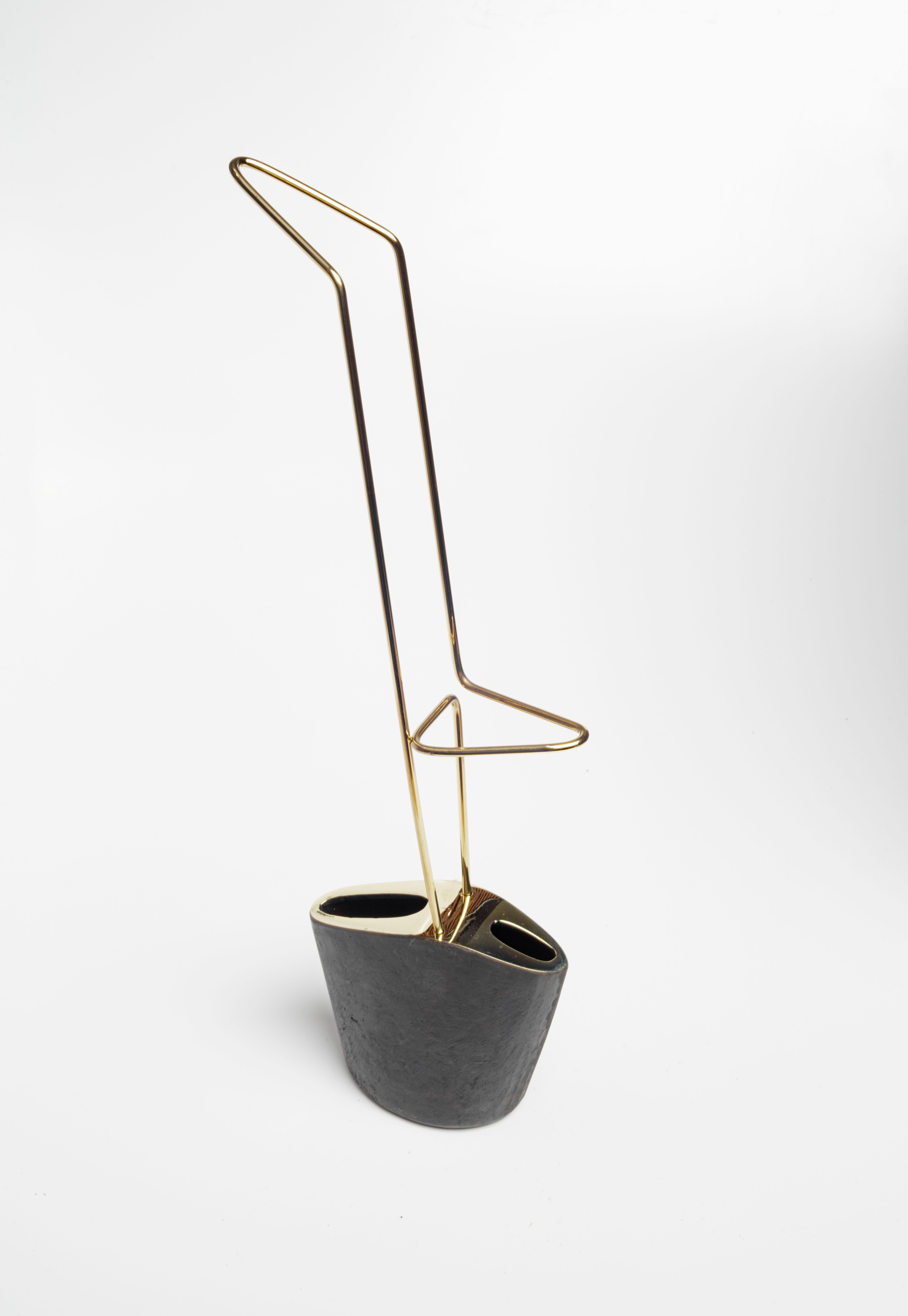 Carl Aubck #3853 Vase „Double Noose“ von Carl Aubck, Österreich, 2022  (Gegossen) im Angebot