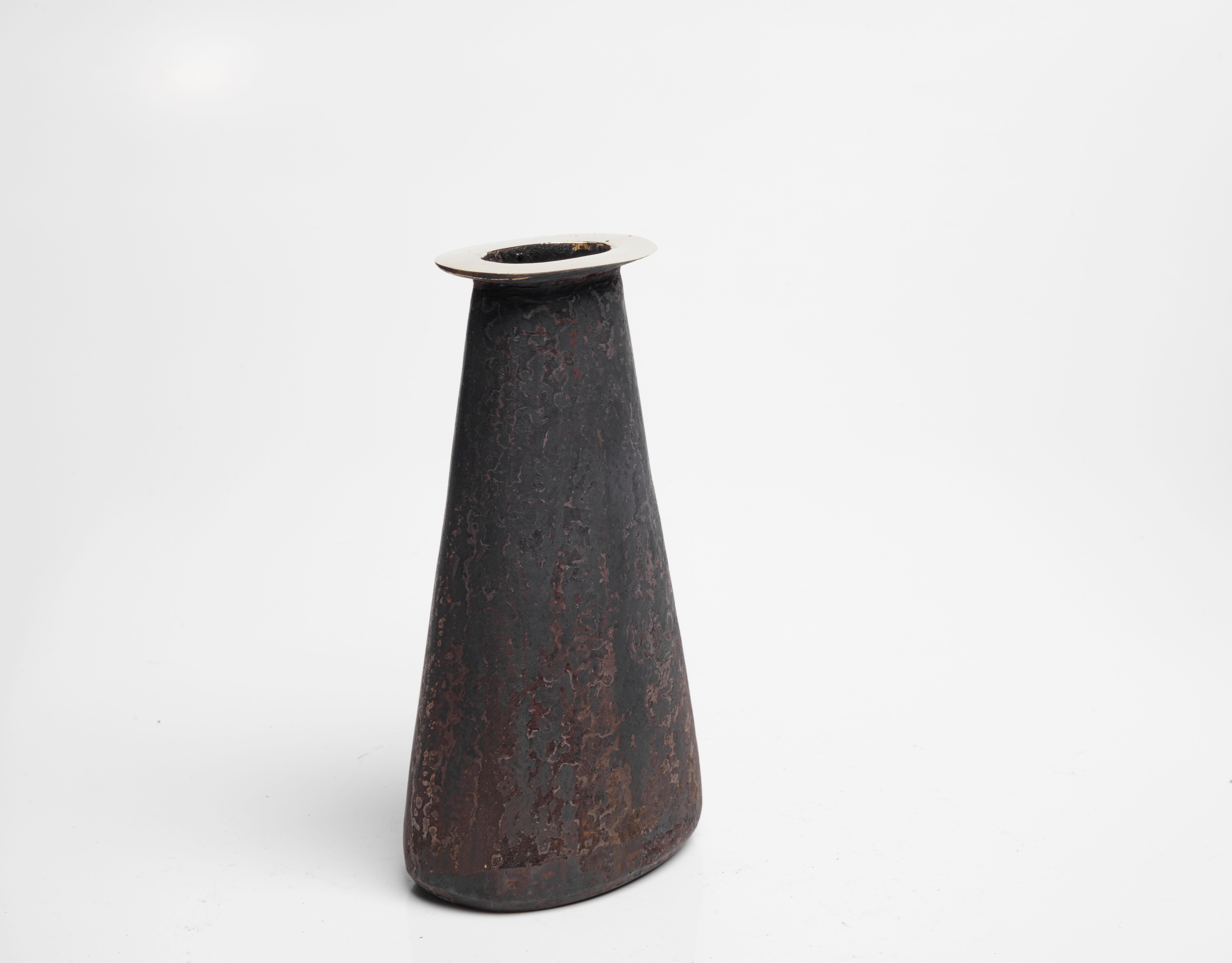 Carl Aubck #3975 „Kragen“-Vase, Österreich, 2022  im Zustand „Neu“ im Angebot in Berlin, DE