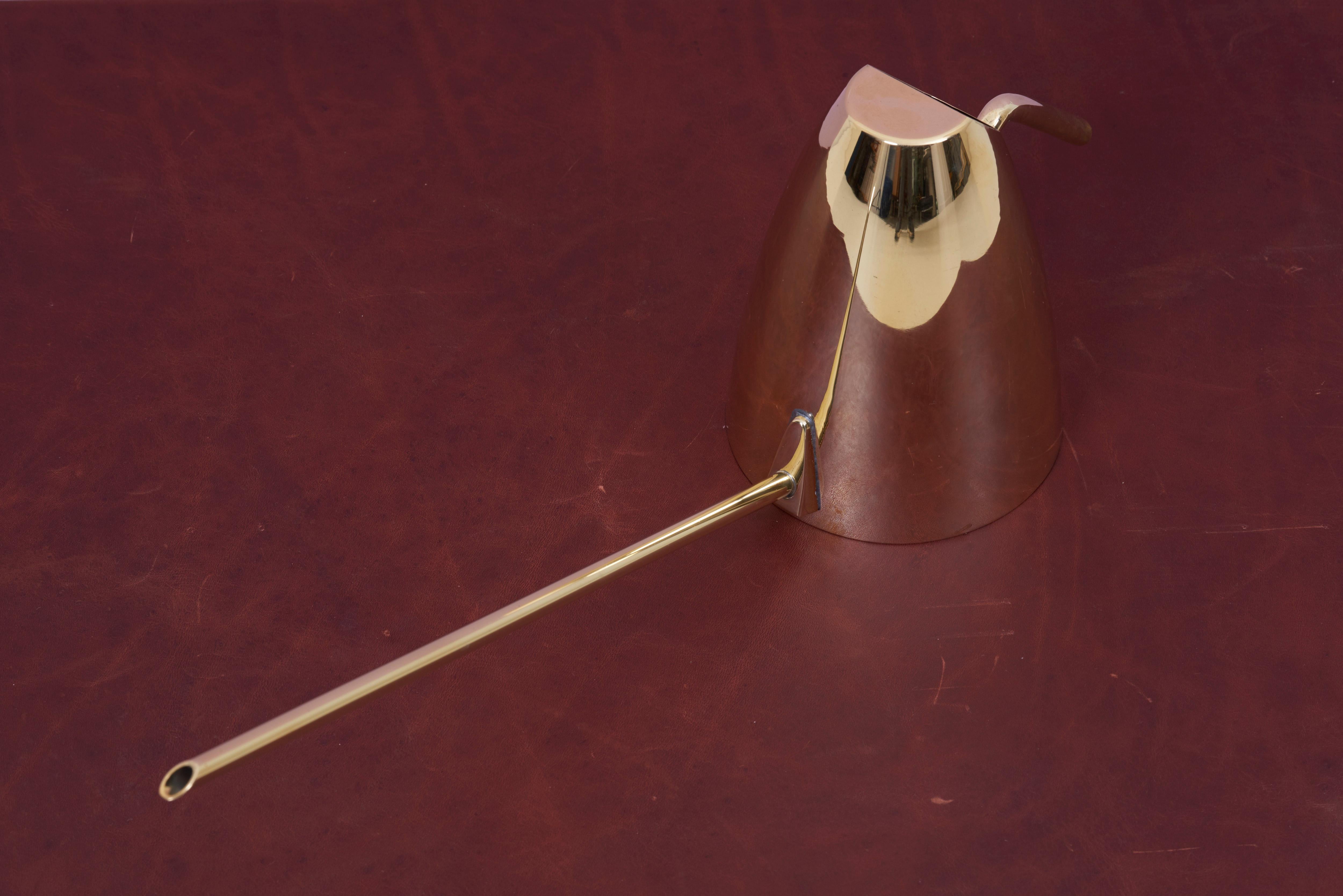 Carl Auböck #4118 Watering Can in Polished Brass, Austria  In New Condition For Sale In Berlin, DE