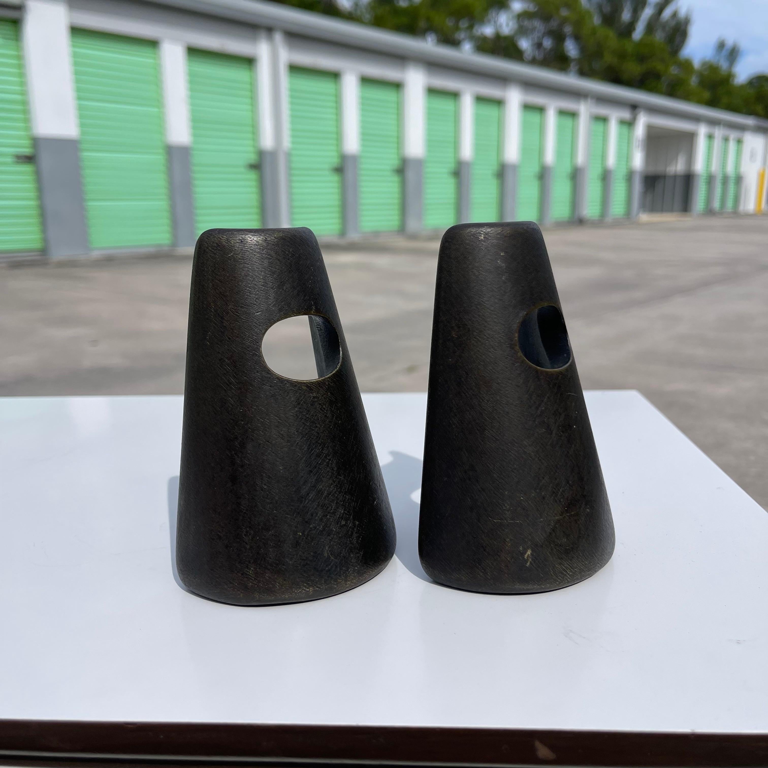 Carl Aubock 4843 Fermalibri modernista in bronzo patinato in vendita 4