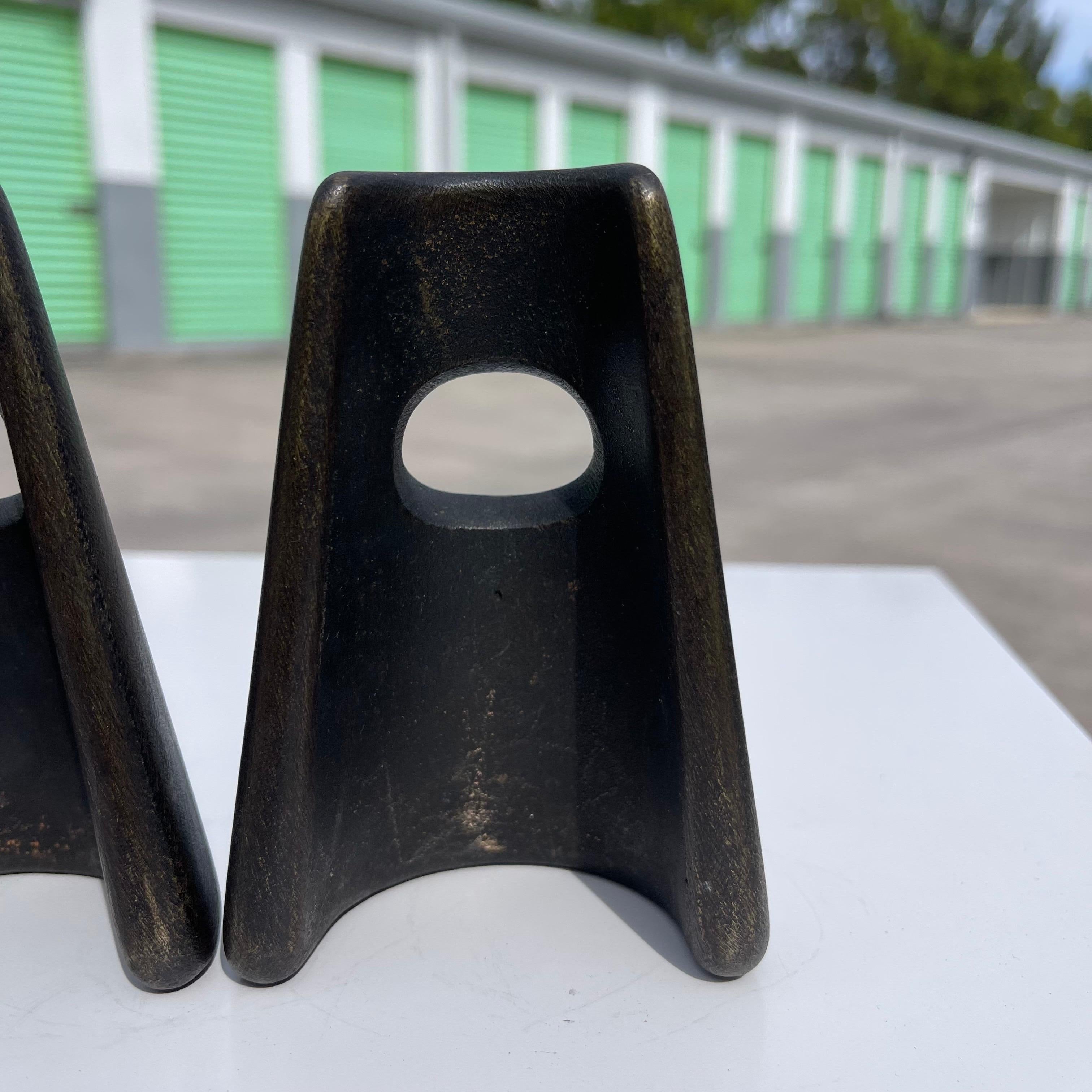 Carl Aubock 4843 Fermalibri modernista in bronzo patinato In condizioni buone in vendita a Jensen Beach, FL