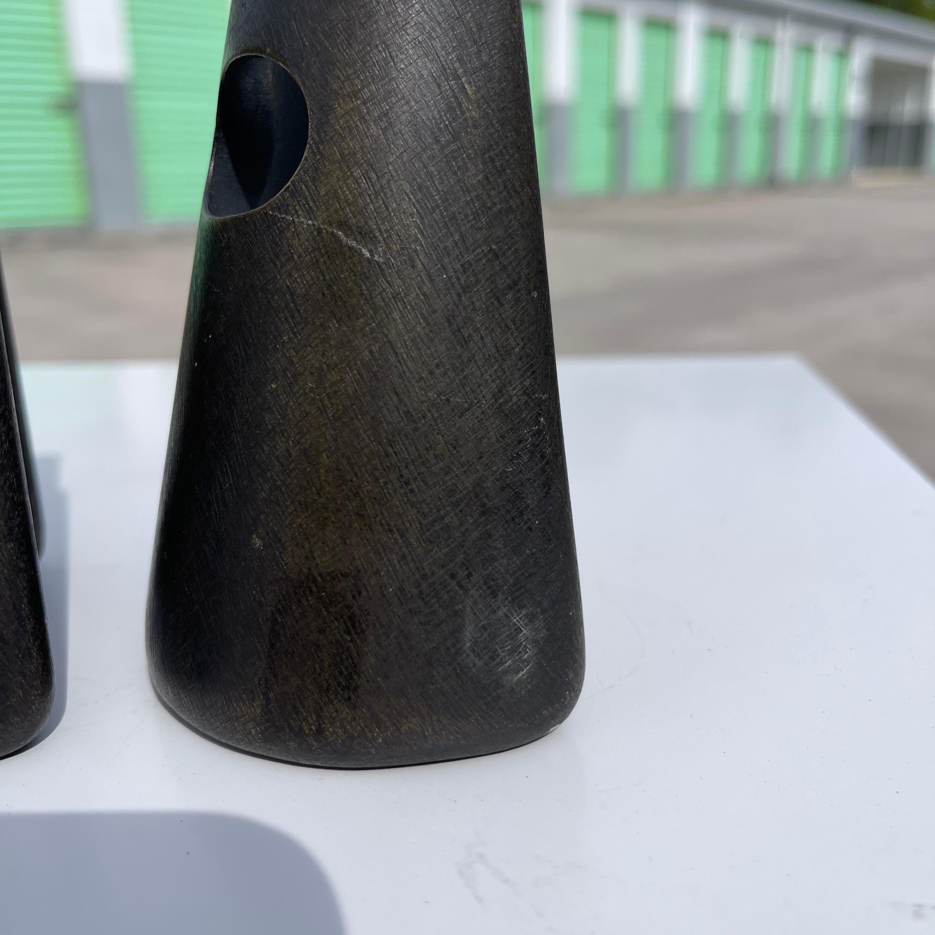 Carl Aubock 4843 Fermalibri modernista in bronzo patinato in vendita 1