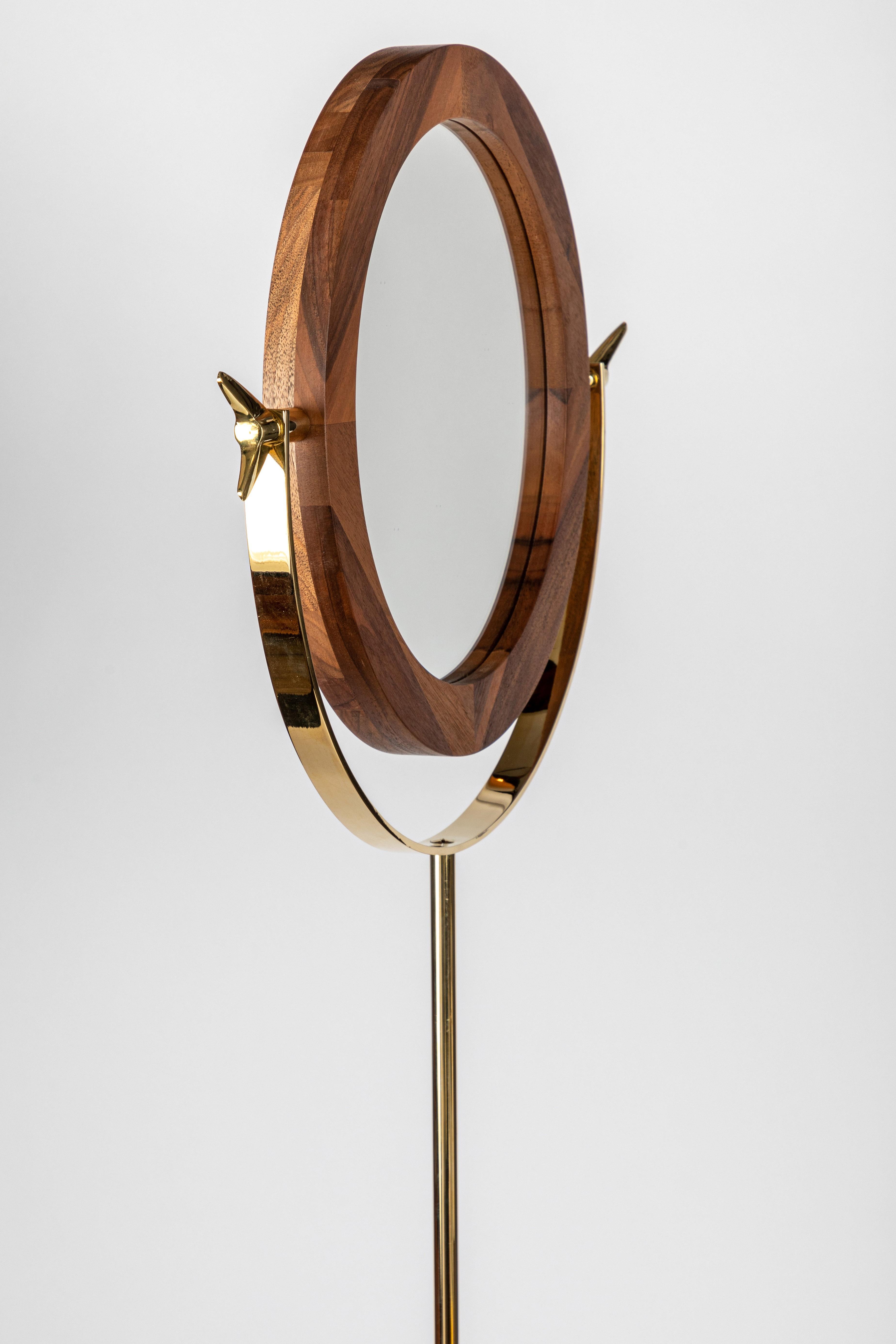Grand miroir de sol Carl Auböck #4959 en laiton et noyer en vente 5