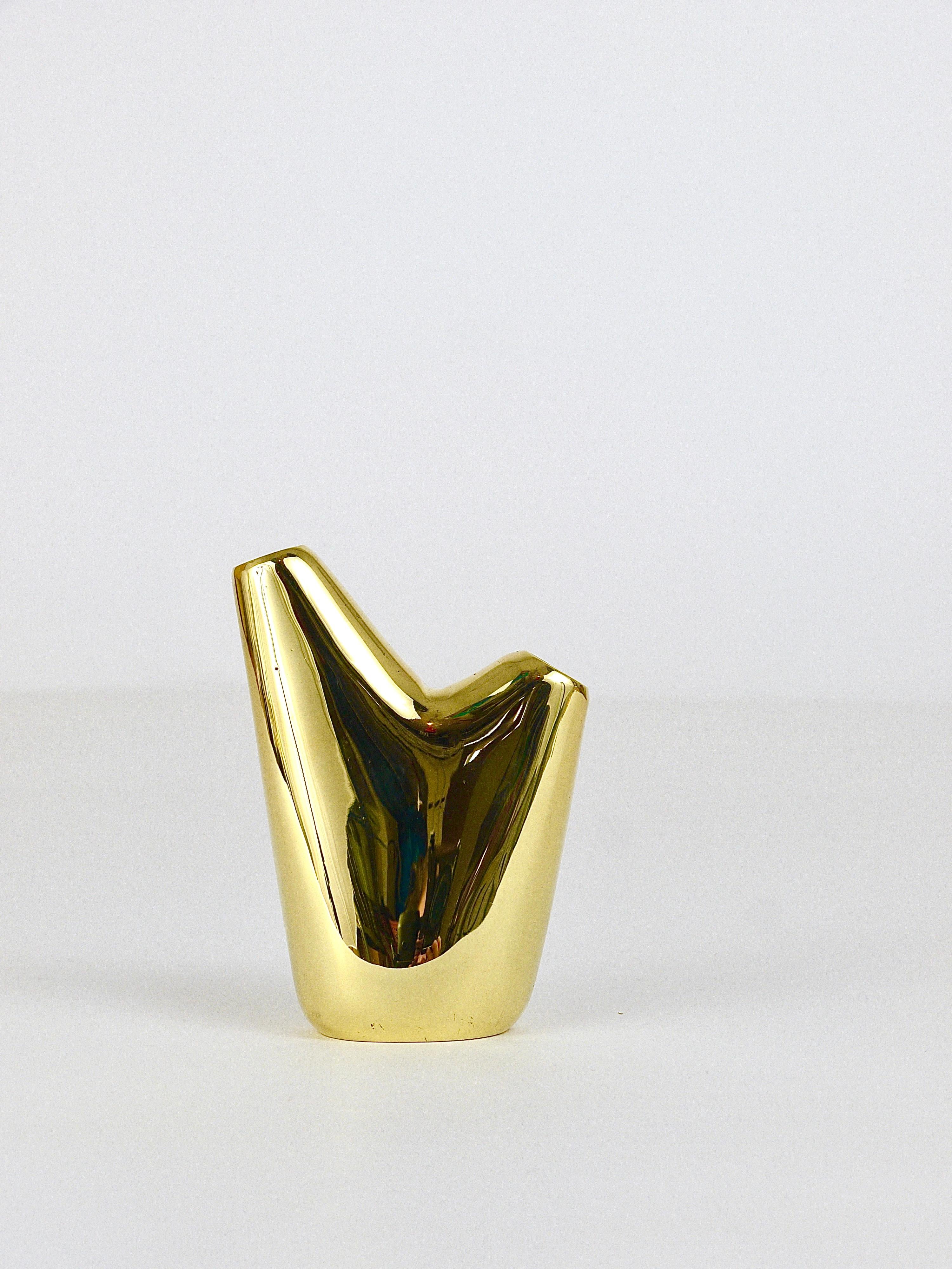 Carl Auböck Aorta Vase, Polished Brass, Austria In Excellent Condition For Sale In Vienna, AT