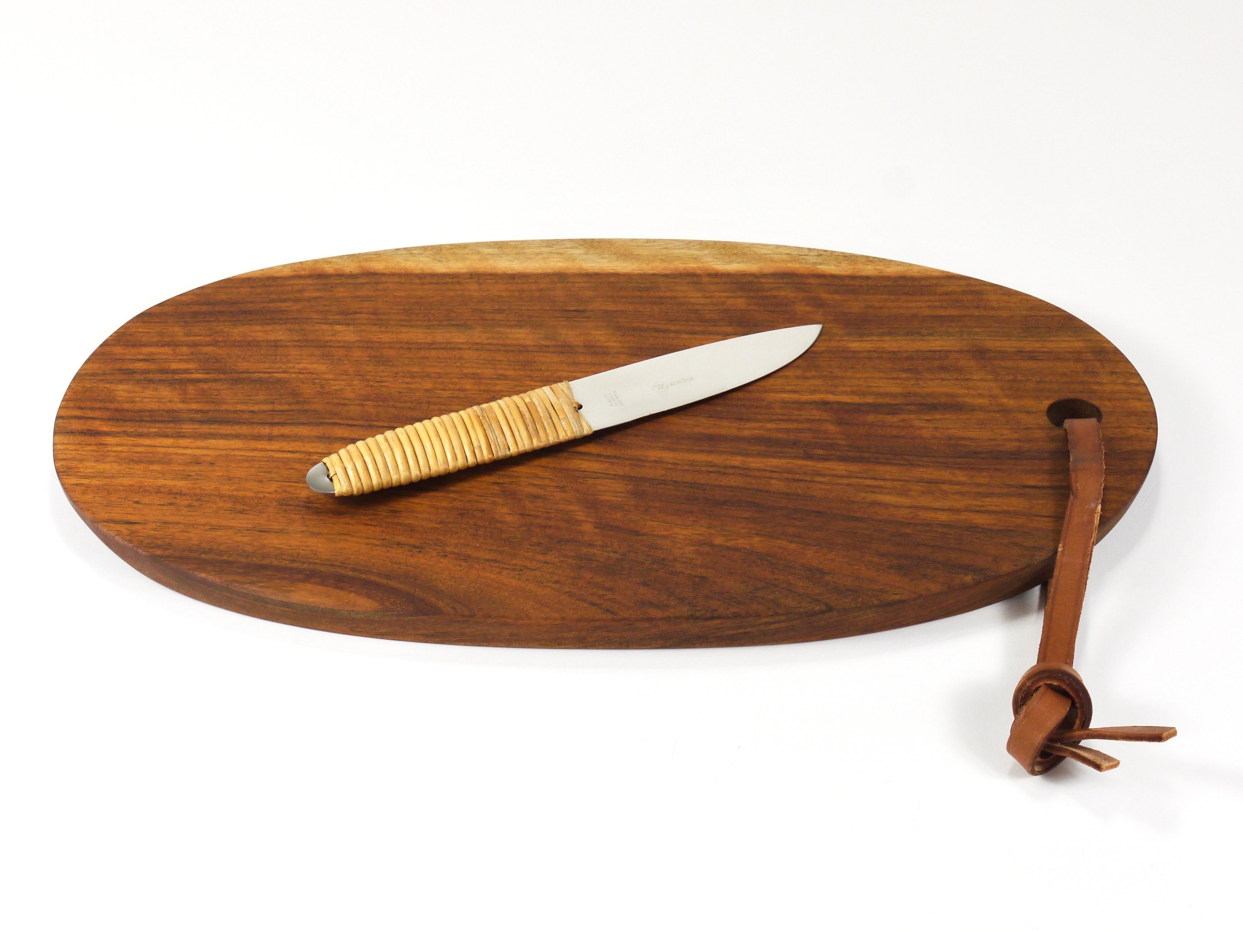 Carl Aubock Big Cutting Board with Amboss Knife, Wicker Handle, Walnut, Leather In Good Condition For Sale In Vienna, AT
