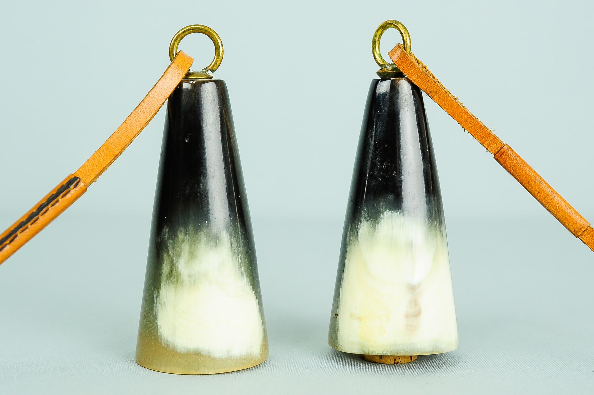 Carl Auböck bottle stopper, Horn, Leather, Austria, 1950s
Original condition
Price is for both together.
