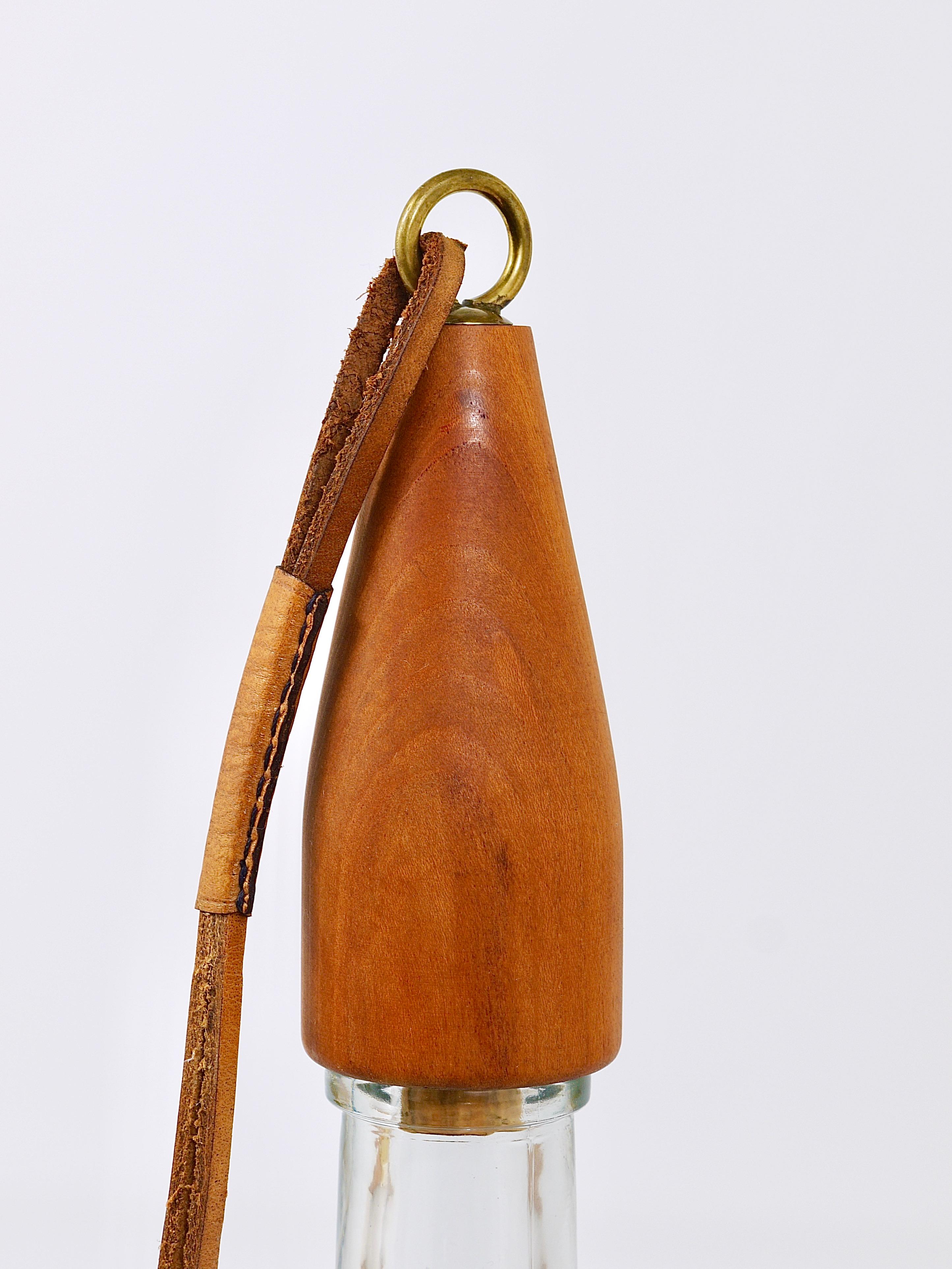 Carl Auböck Bottle Stopper, Walnut, Brass, Leather, Cork, Austria, 1950s In Good Condition In Vienna, AT
