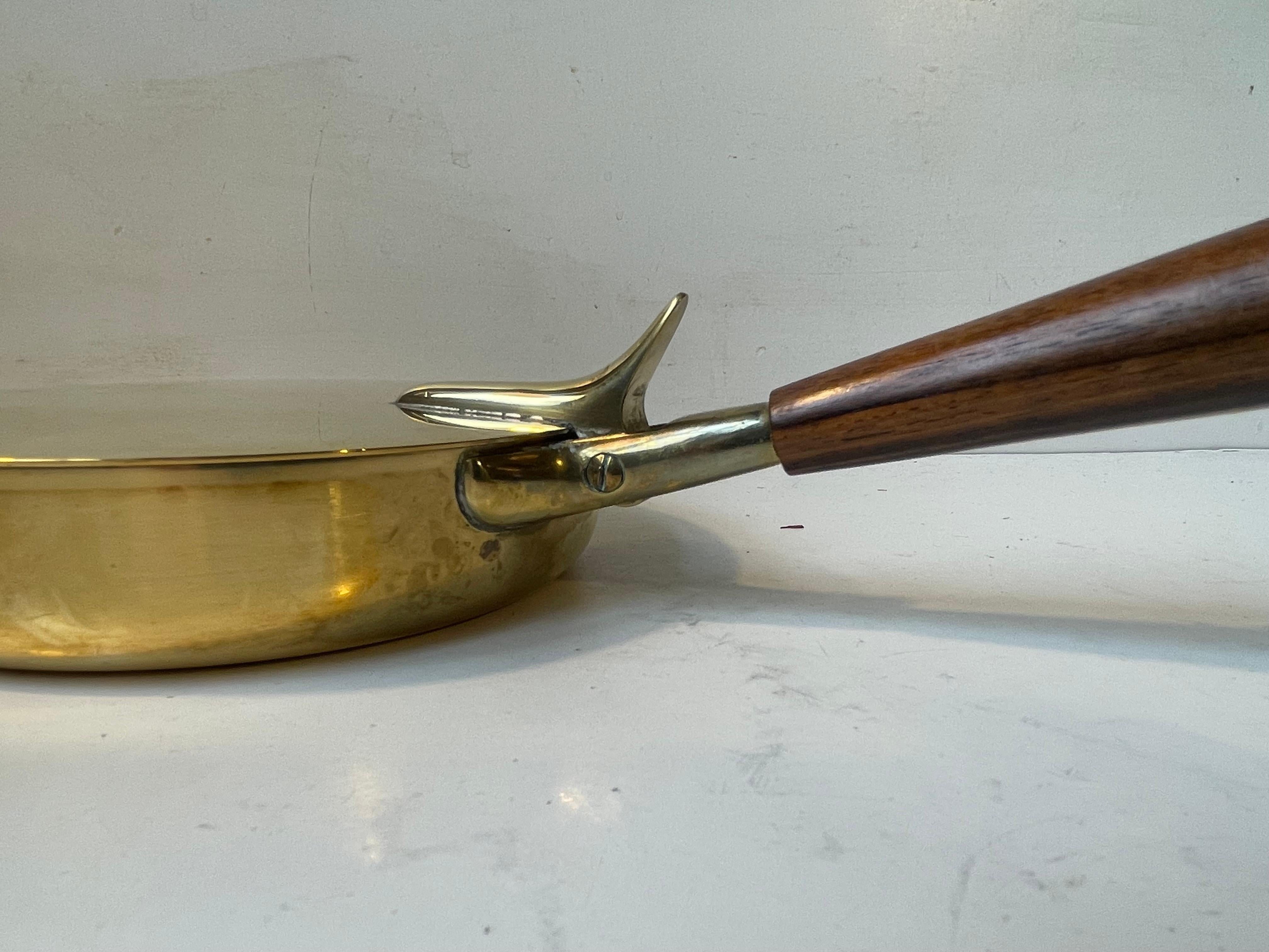 Carl Auböck Butler-Aschenbecher aus Messing für Illums Bolighus, 1950er Jahre (Europäisch) im Angebot