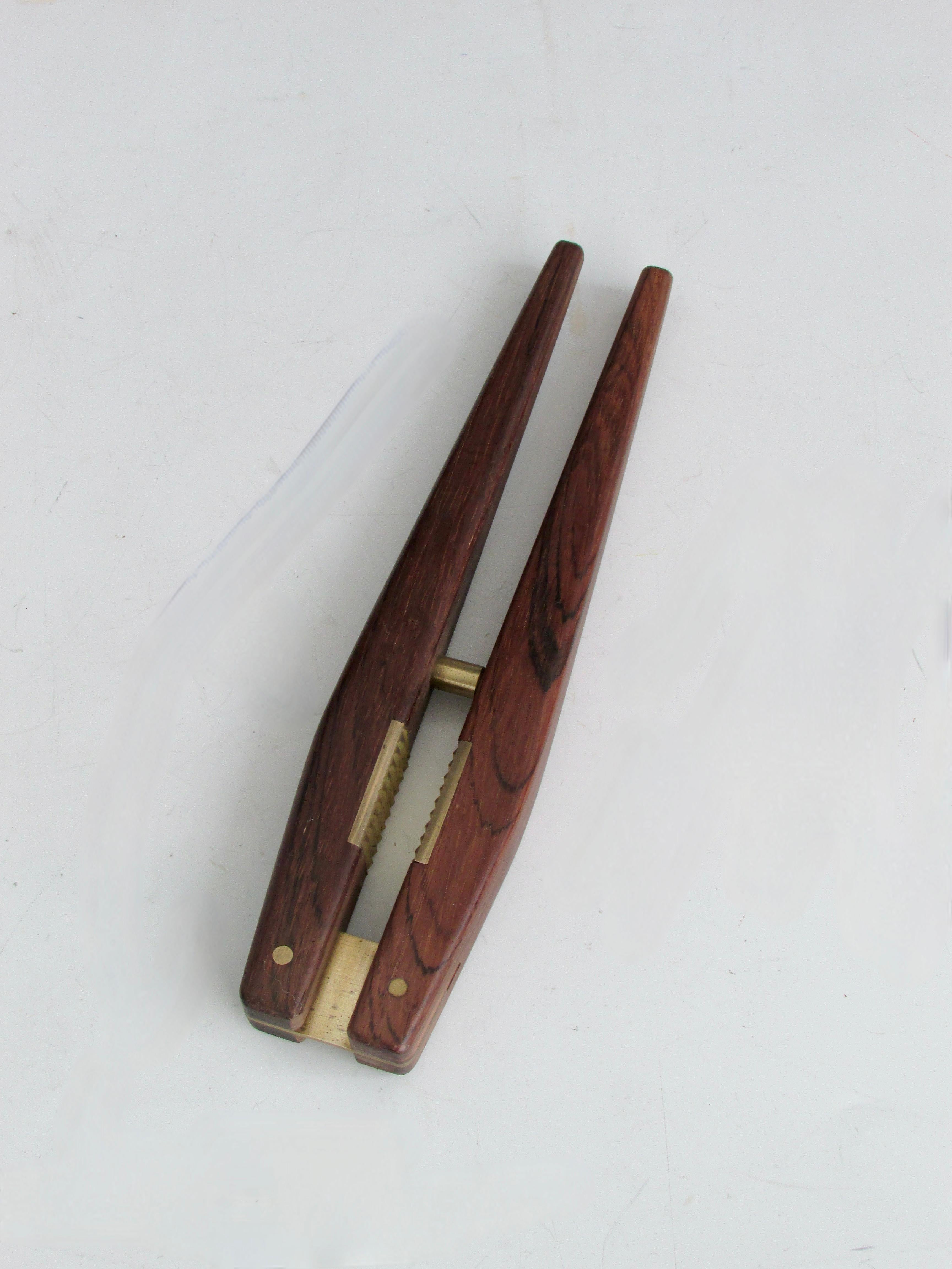 Carl Aubock Ära Poul Knudsen Rosenholz mit Messing Nussknacker (Dänisch) im Angebot