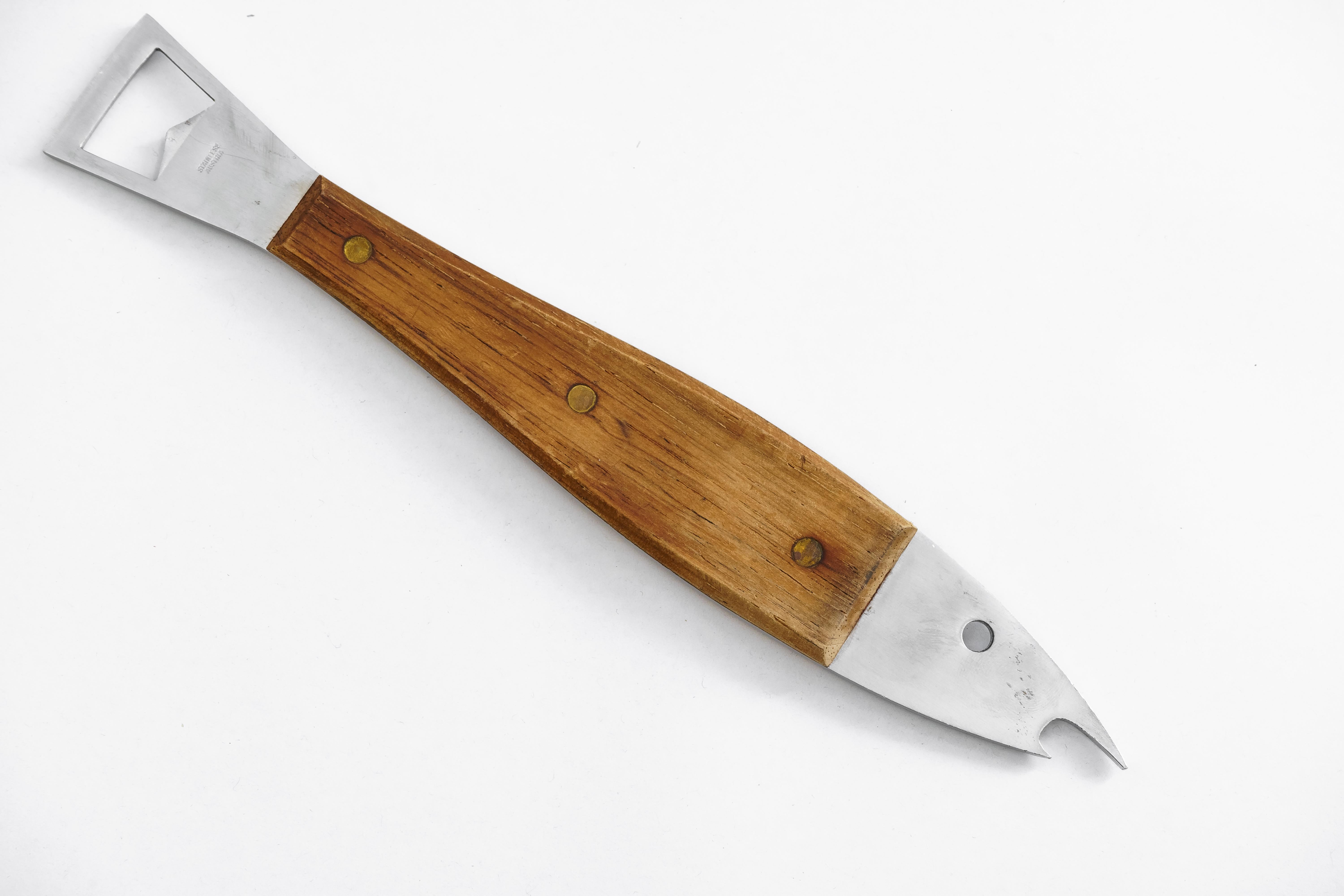 fish shaped knife