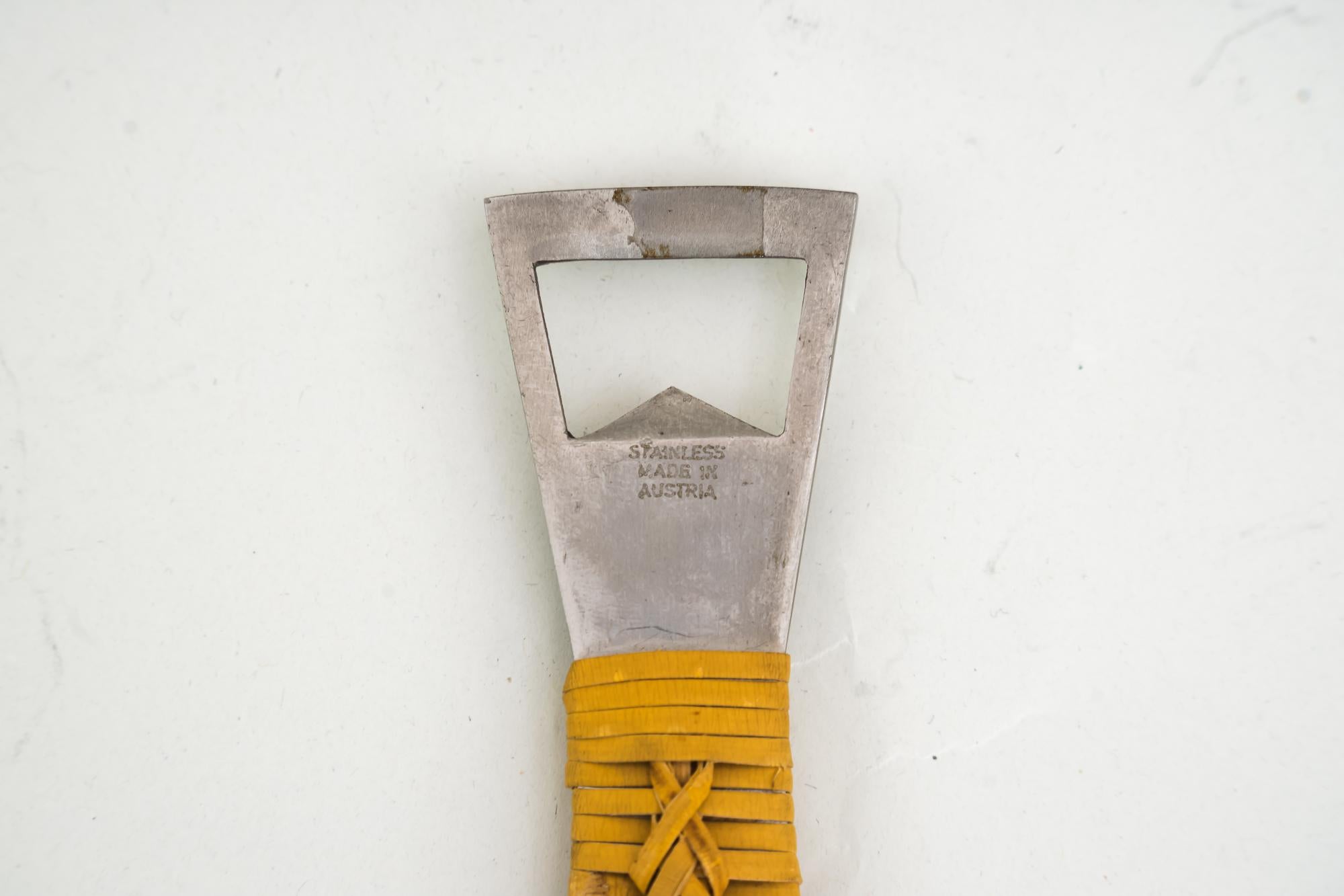 Fischförmiger Flaschenöffner von Carl Aubck, Wien, 1950er Jahre (Mitte des 20. Jahrhunderts) im Angebot