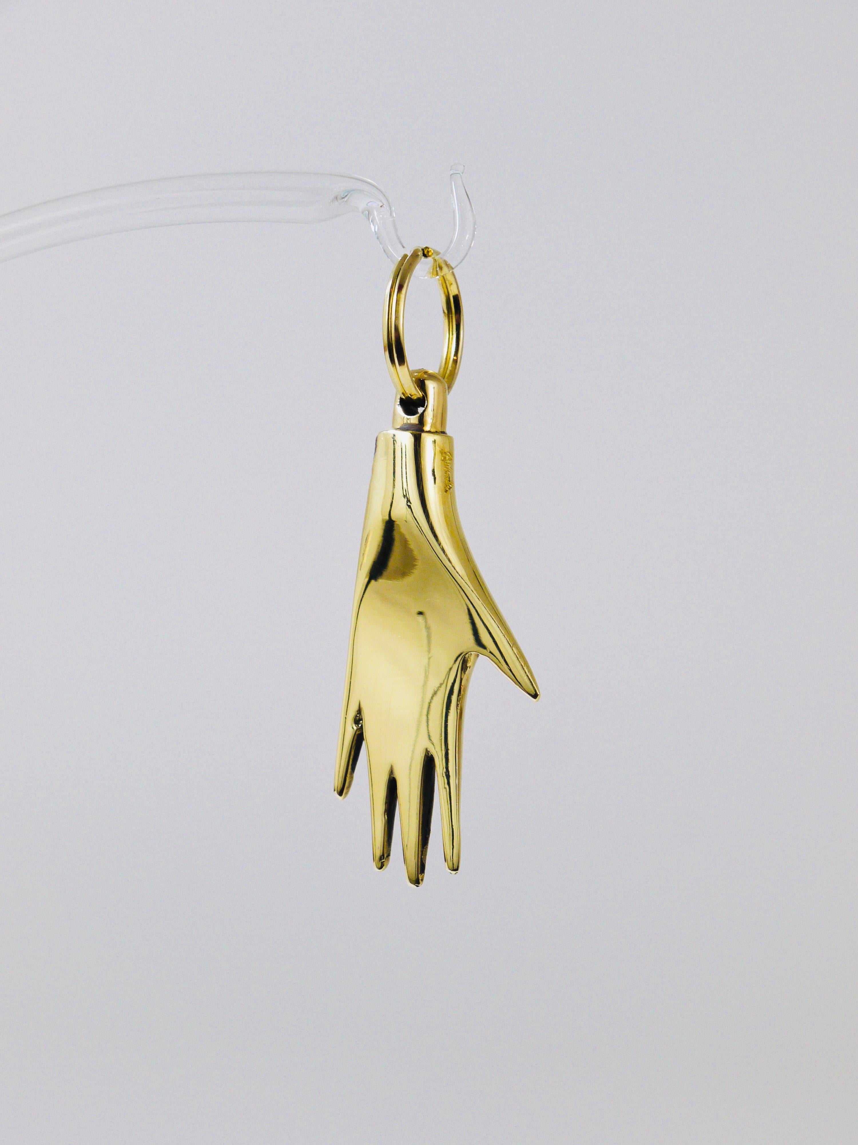 Carl Auböck Handcrafted Midcentury Hand Brass Figurine Schlüsselanhänger im Angebot 1