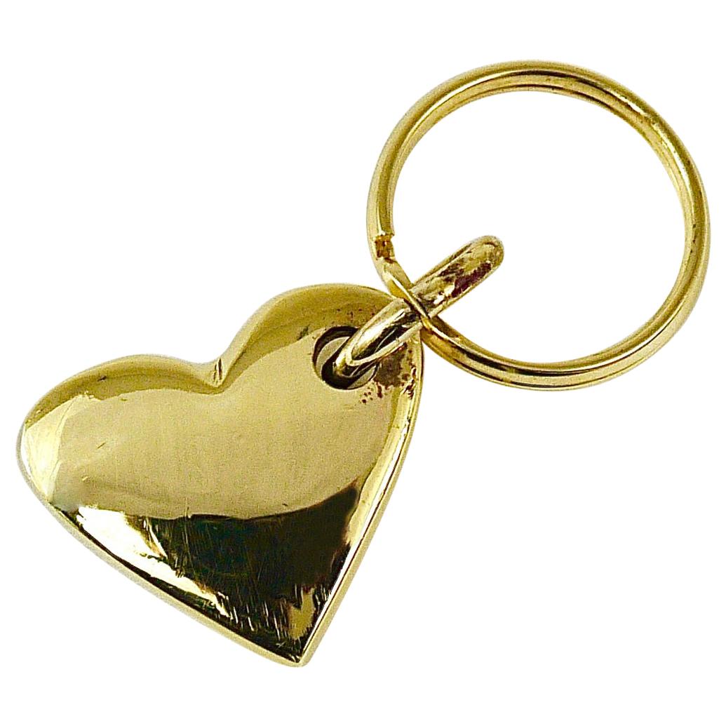 Carl Aubck Porte-clés à chaîne en forme de cœur en laiton, fabriqué à la main, milieu du siècle dernier en vente