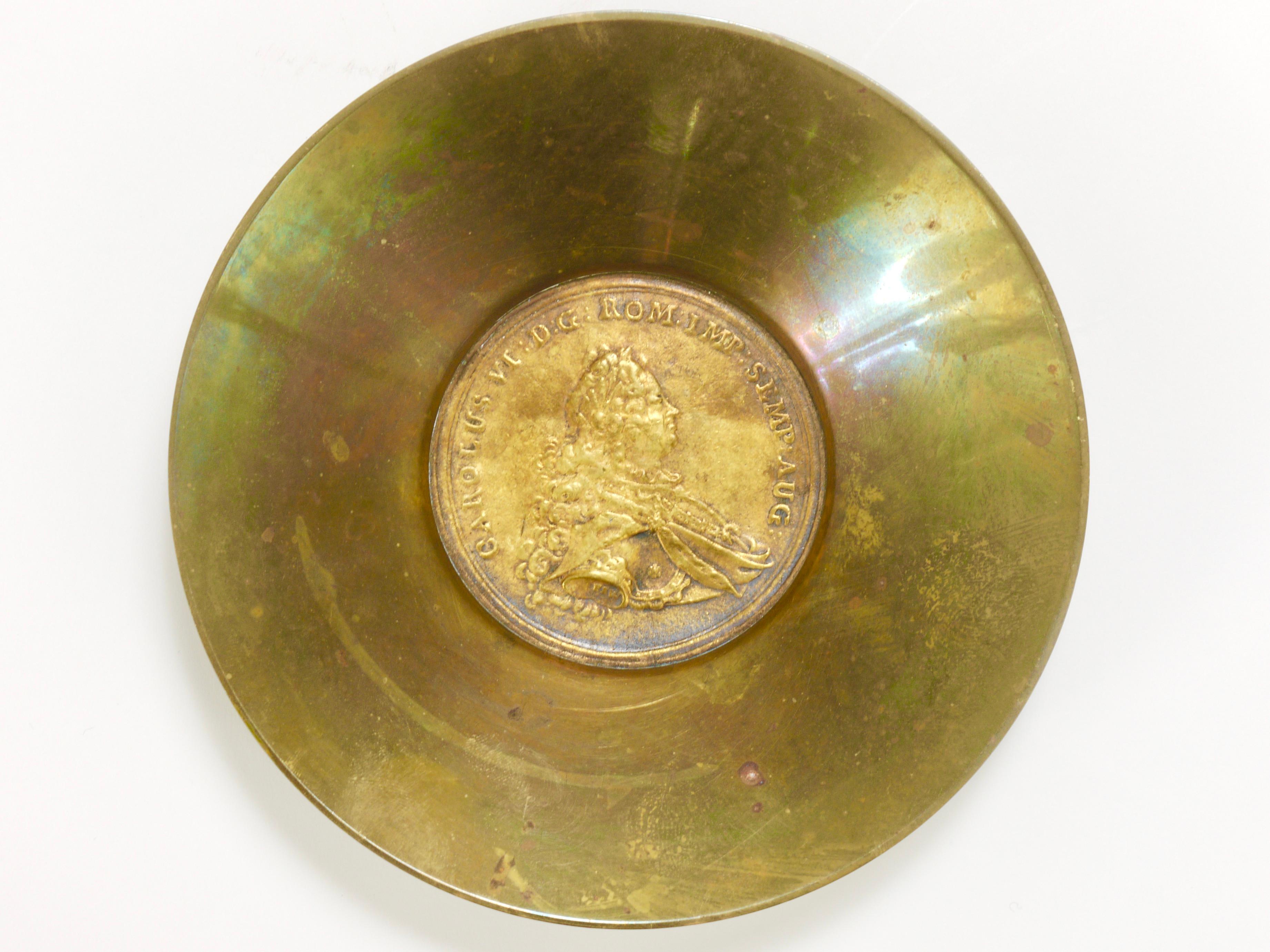 Carl Auböck II  Brass Tray, Bowl, Vide-Poche, Maria Theresia Coin, Austria, 1950 For Sale 3