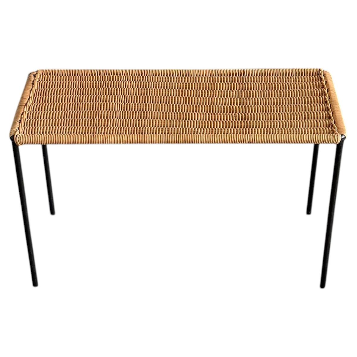 Carl Auböck II. Table d'appoint en rotin de taille moyenne en vente