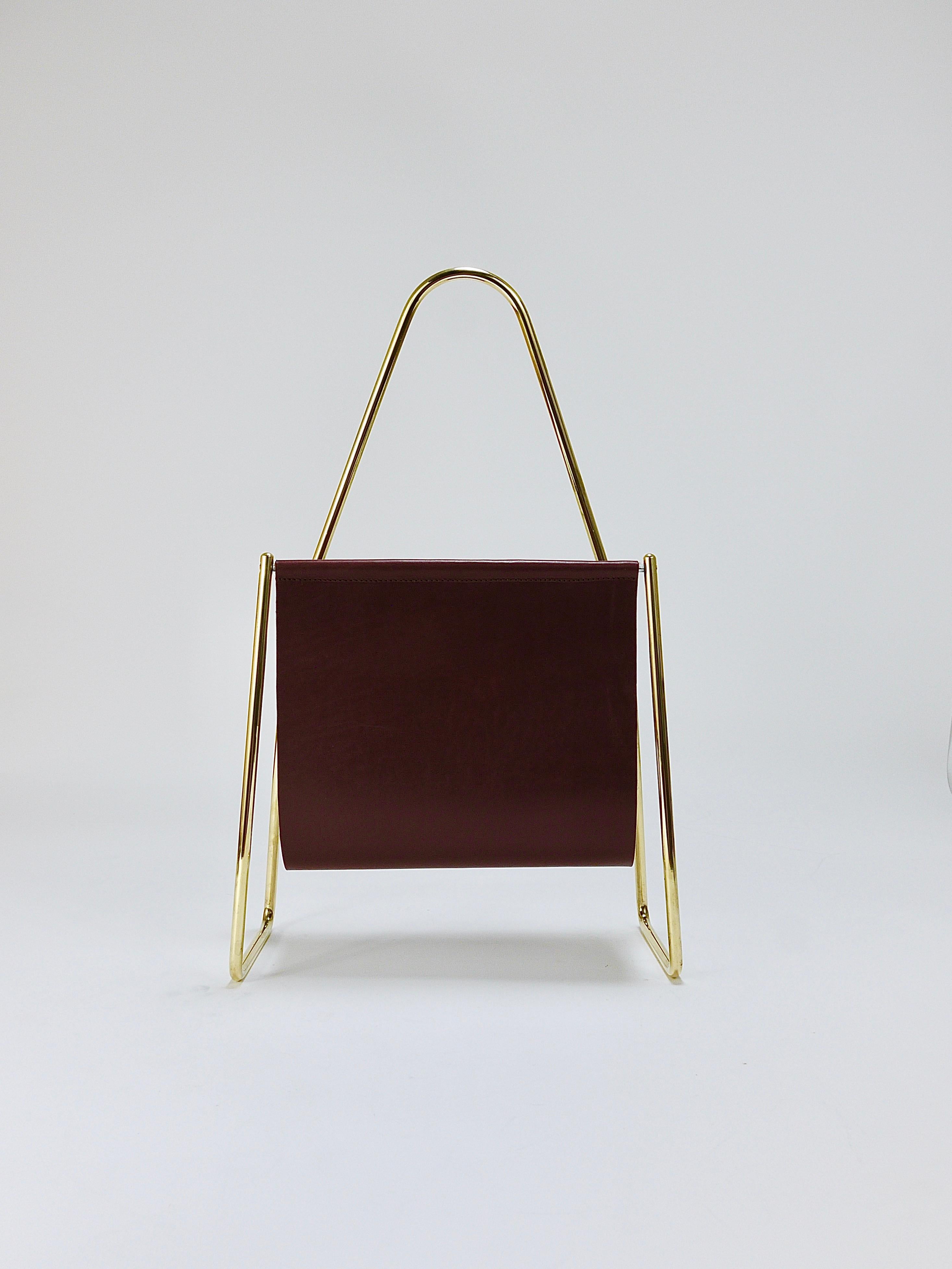 Carl Auböck II Midcentury Magazine Rack, Brass & Brown Leather, Vintage, Austria In Good Condition For Sale In Vienna, AT