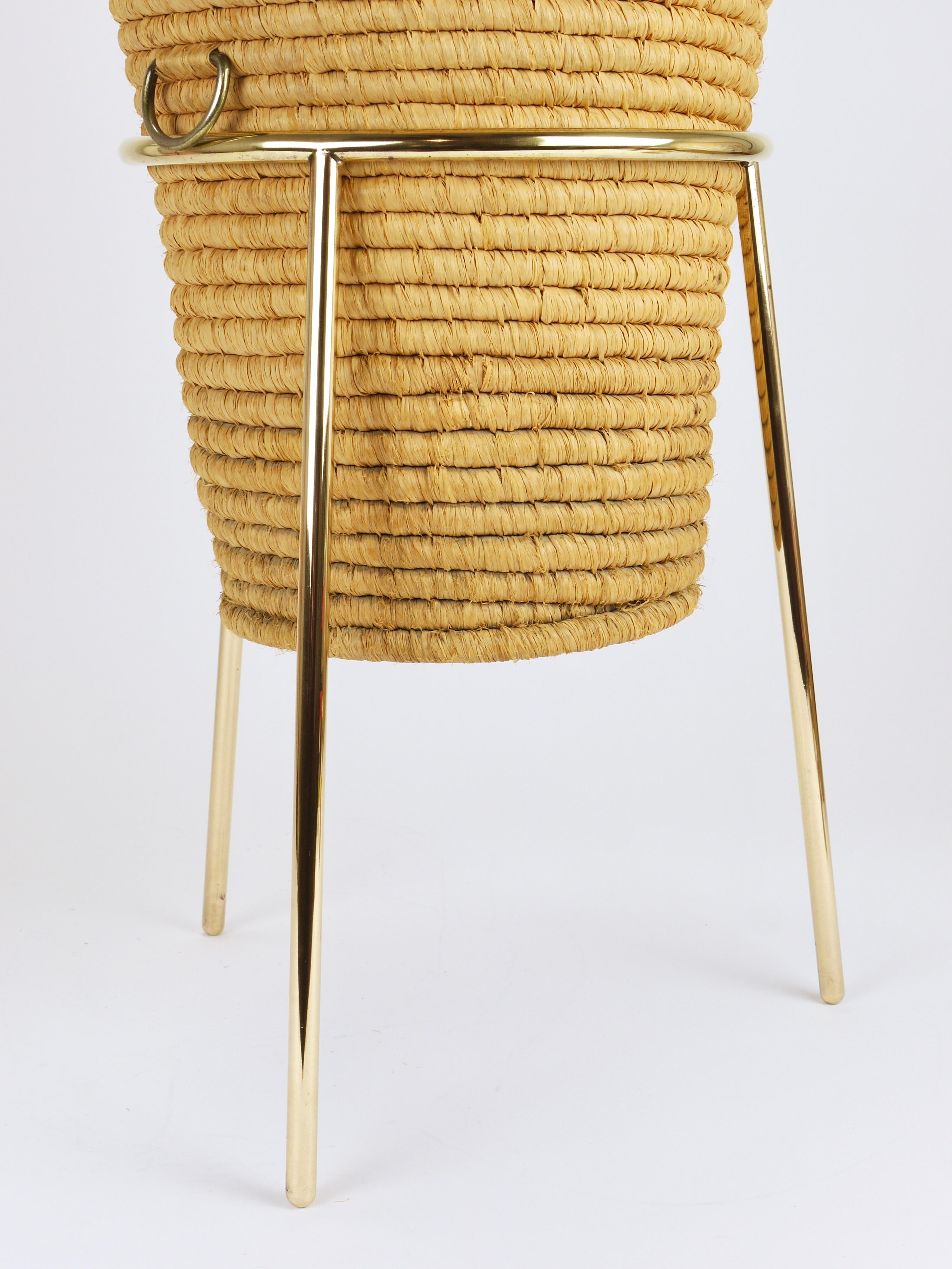 Carl Auböck II Raffia Messing Altpapierkorb, Papierkorb, Schirmständer, 1950er Jahre im Angebot 2