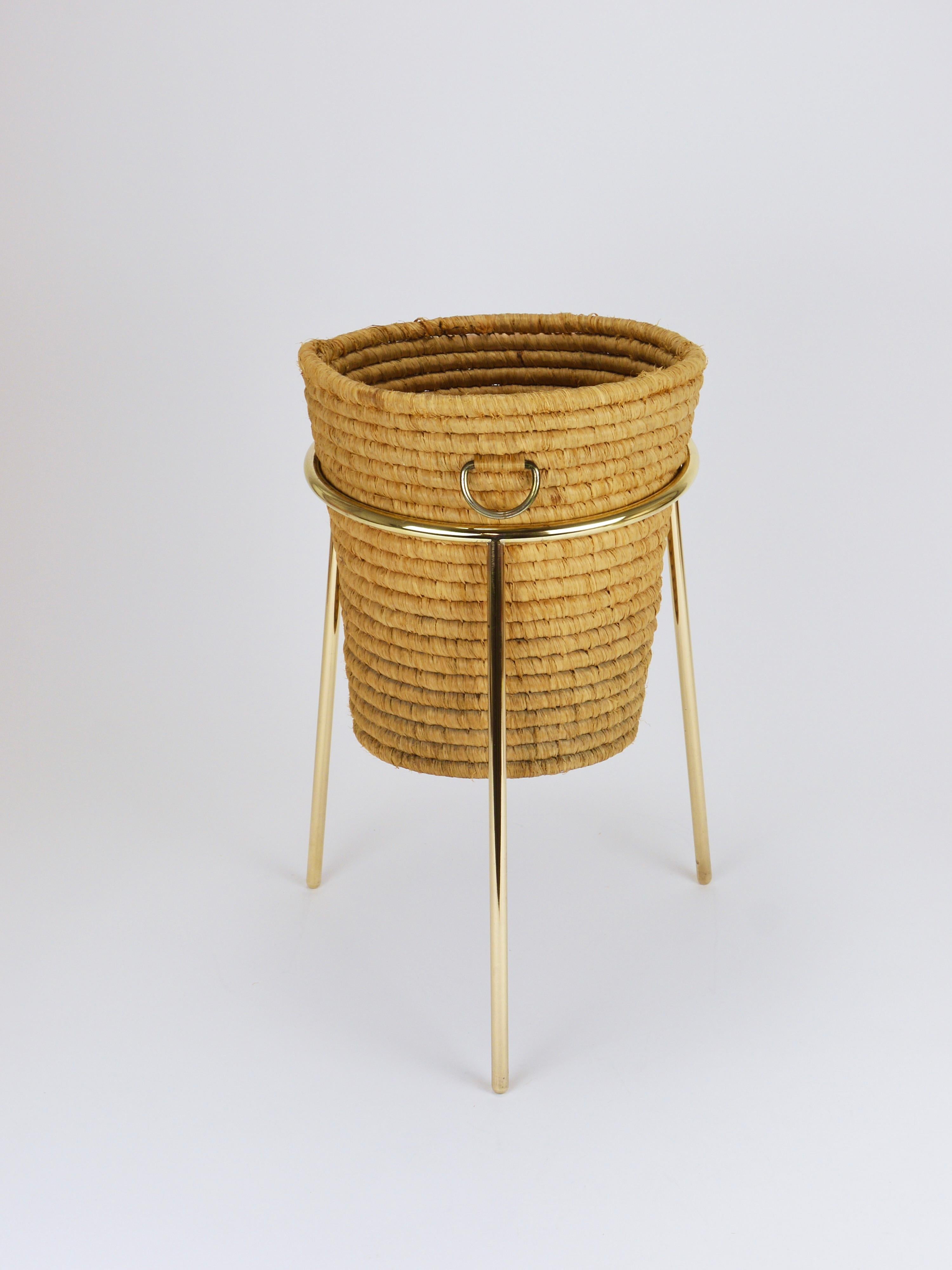 Carl Auböck II Raffia Messing Altpapierkorb, Papierkorb, Schirmständer, 1950er Jahre im Angebot 5