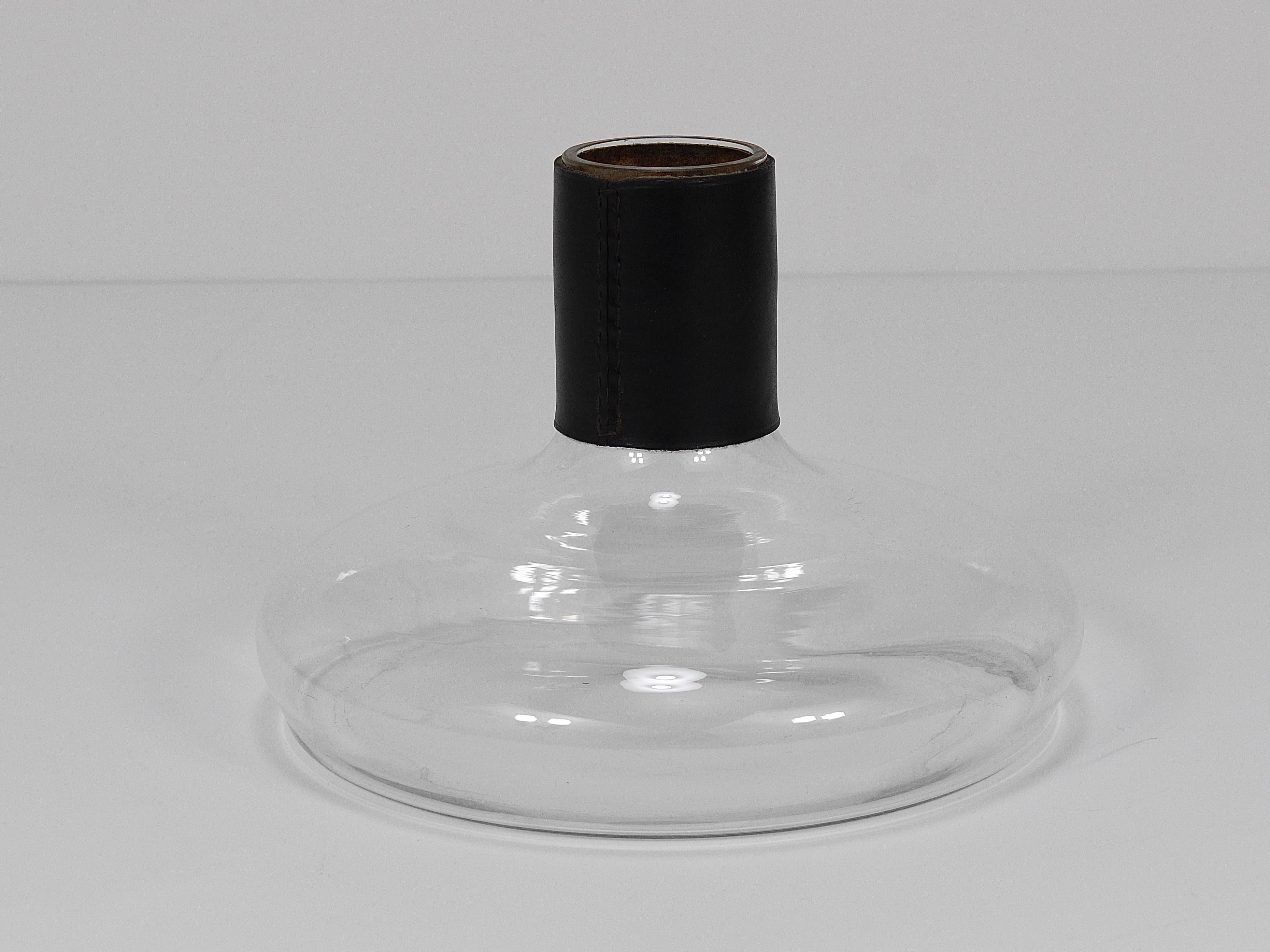 A beautiful minimalist MId Century Modern vase or decanter „Tuberkulinkolben
