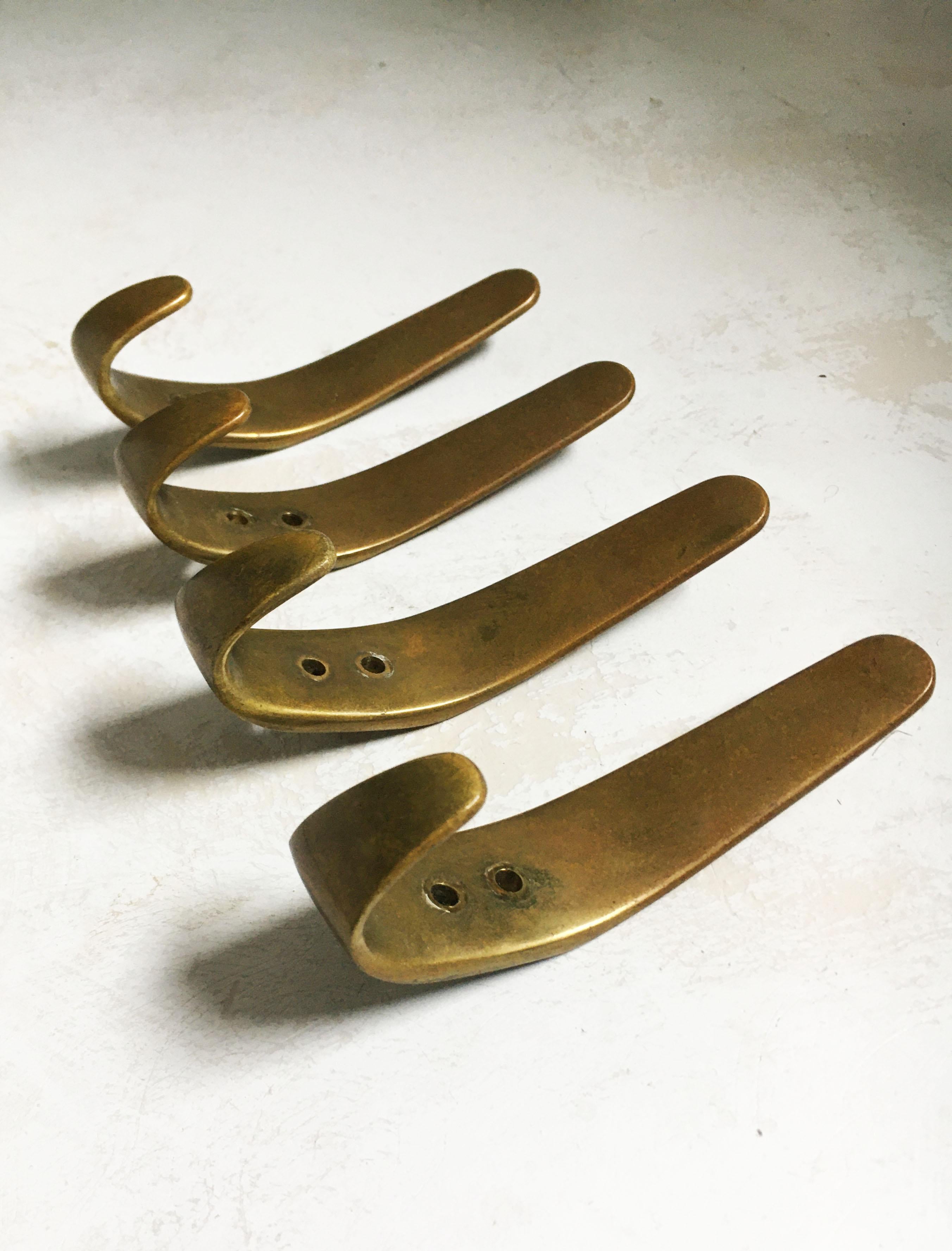 Carl Auböck II Wall Hook Patinated Brass Set of Four Model 4330, Austria, 1950s In Good Condition In Vienna, AT