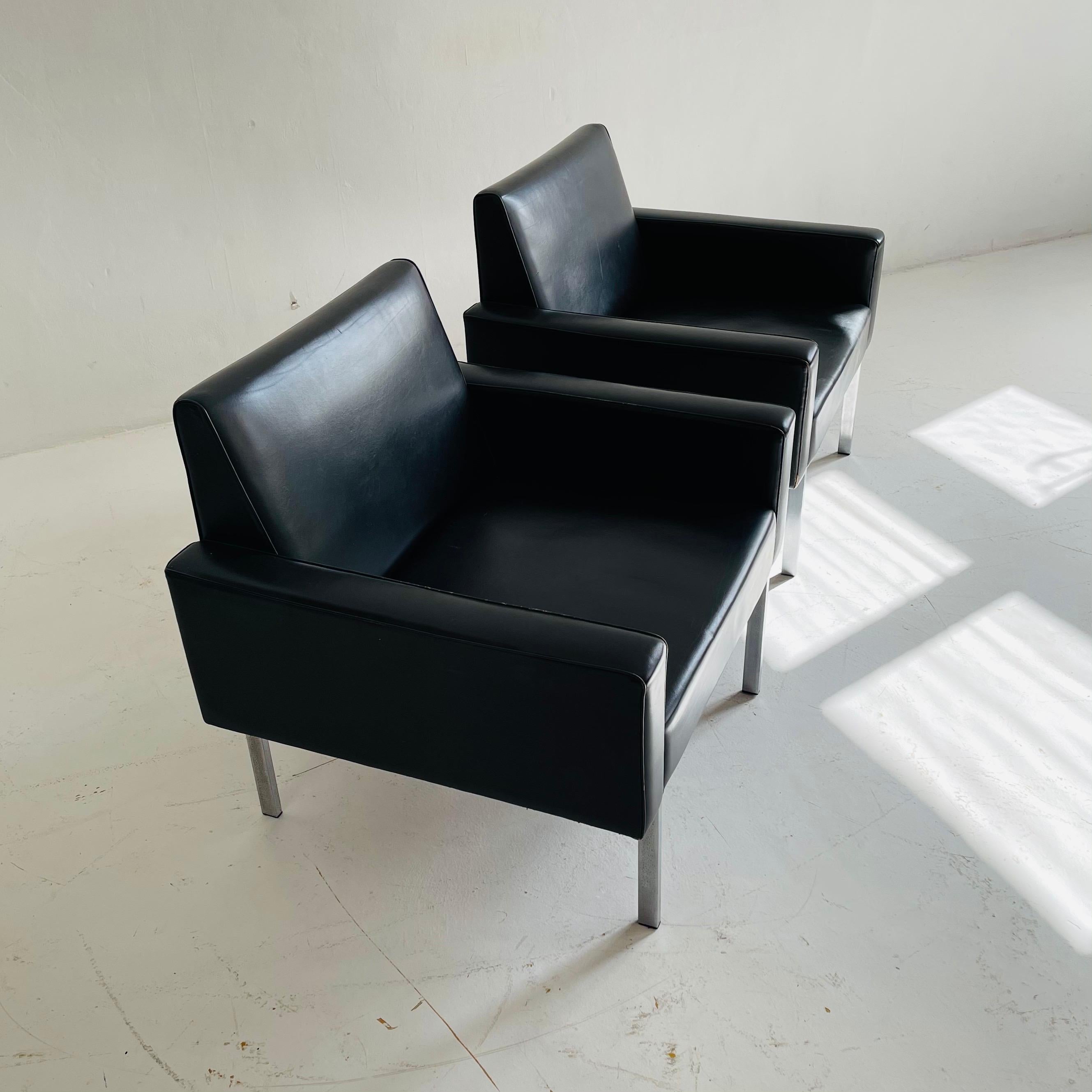 Patinated Leather Arm Lounge Chairs, Austria, 1960s In Good Condition For Sale In Vienna, AT