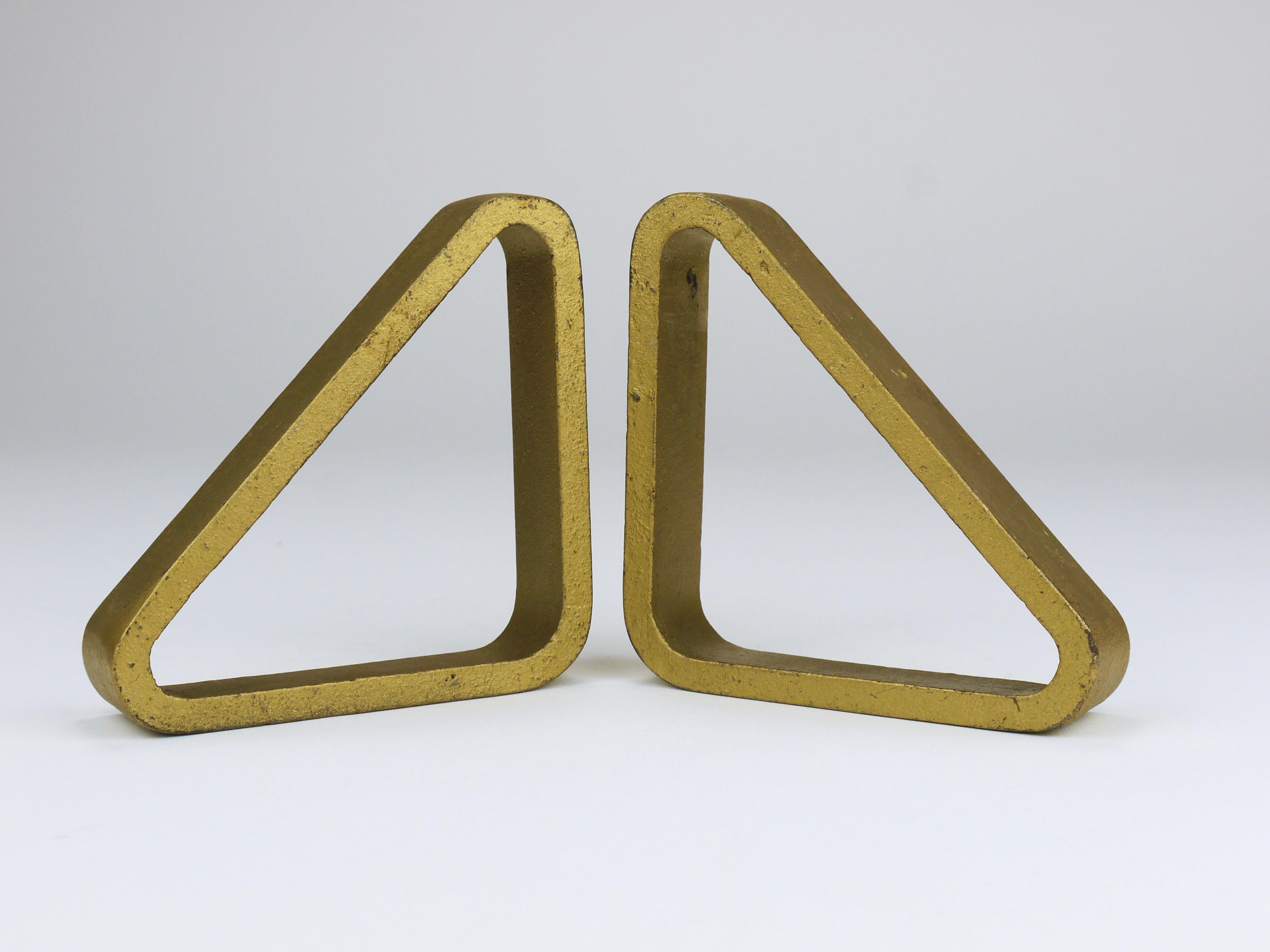 Carl Aubock III Paire de serre-livres triangulaires en fer doré 5443, Vienne/Autriche, années 1970 en vente 3