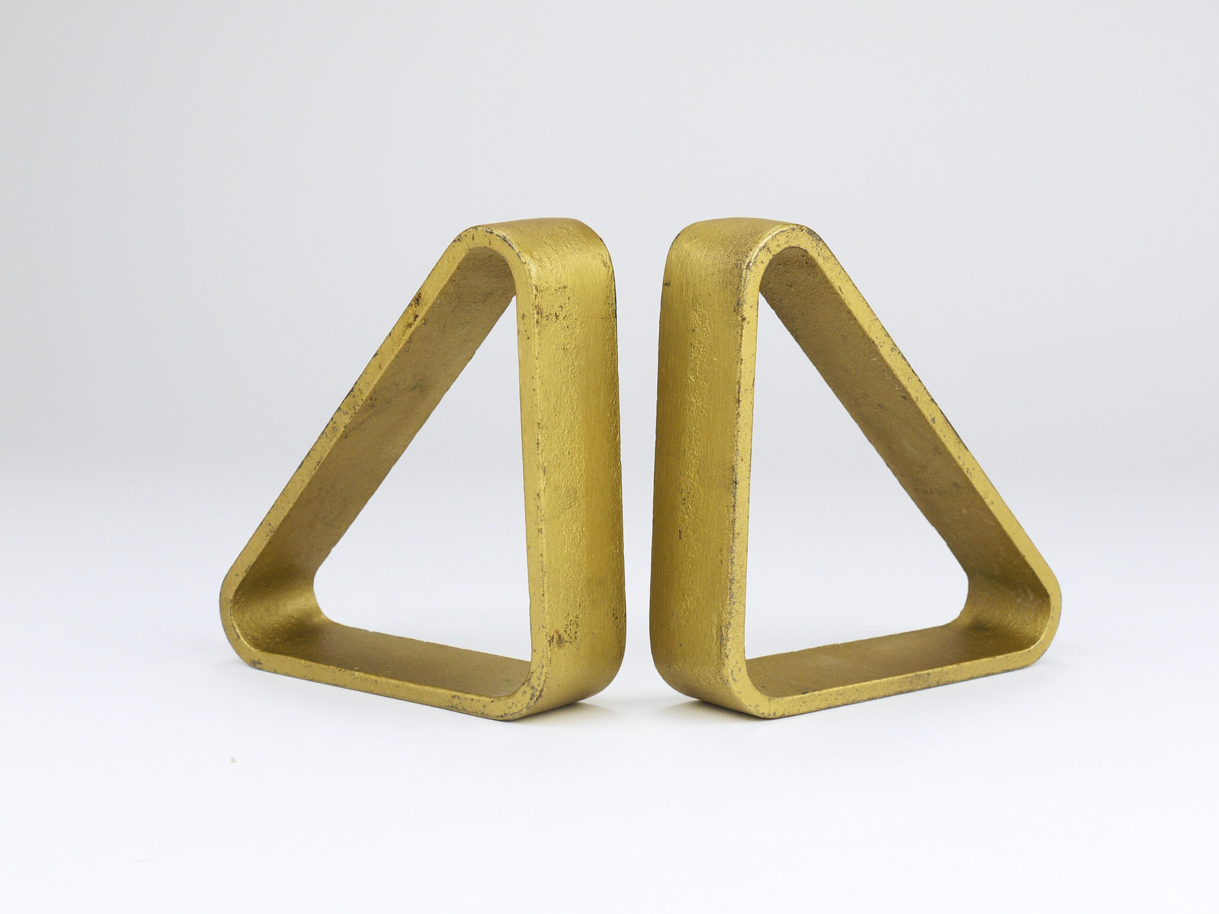 Carl Aubock III Paire de serre-livres triangulaires en fer doré 5443, Vienne/Autriche, années 1970 en vente 2
