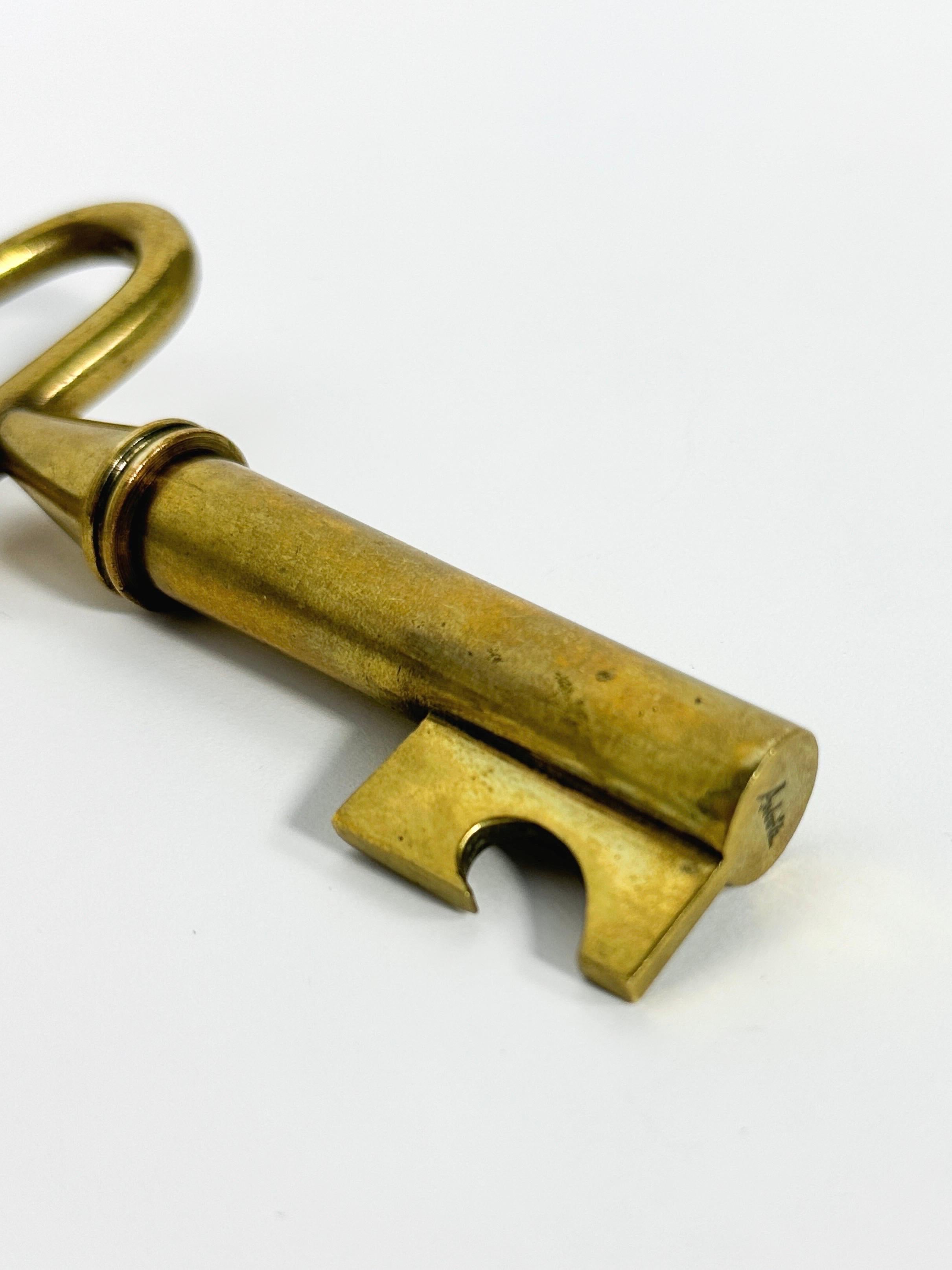 Carl Auböck Schlüssel-Flaschenöffner Messing Korkenzieher Österreich Werkstatt Auböck 1950er Jahre im Zustand „Gut“ im Angebot in Basel, BS