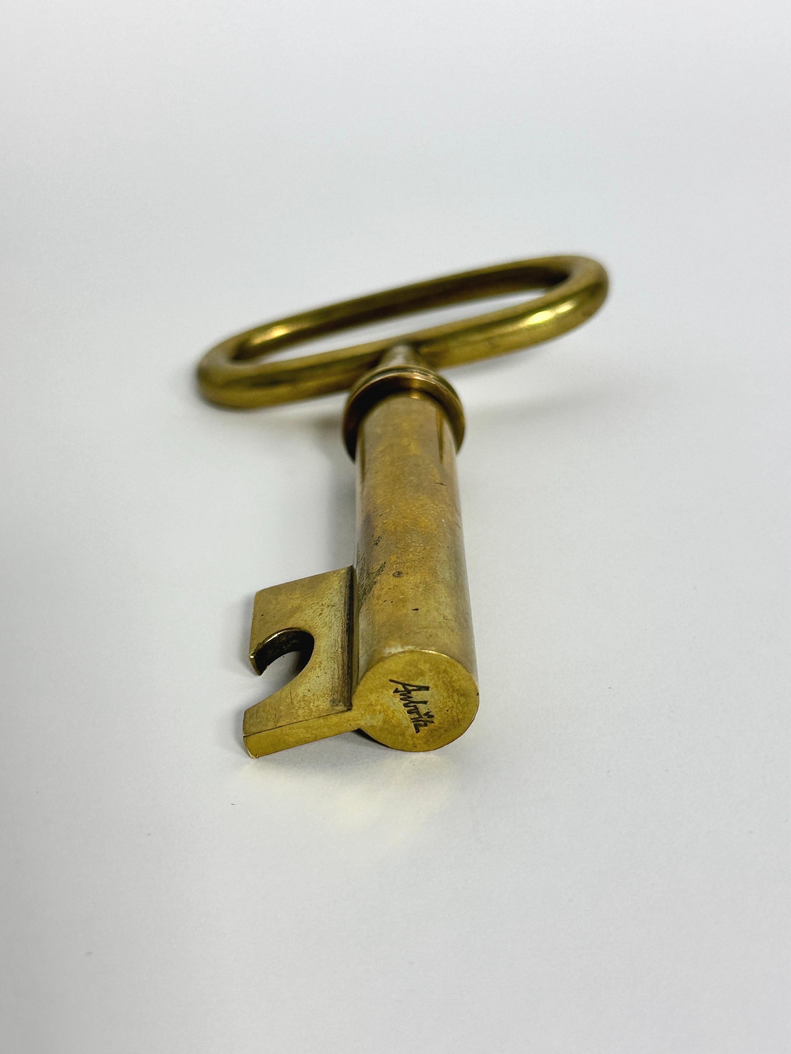 Carl Auböck Schlüssel-Flaschenöffner Messing Korkenzieher Österreich Werkstatt Auböck 1950er Jahre (Mitte des 20. Jahrhunderts) im Angebot