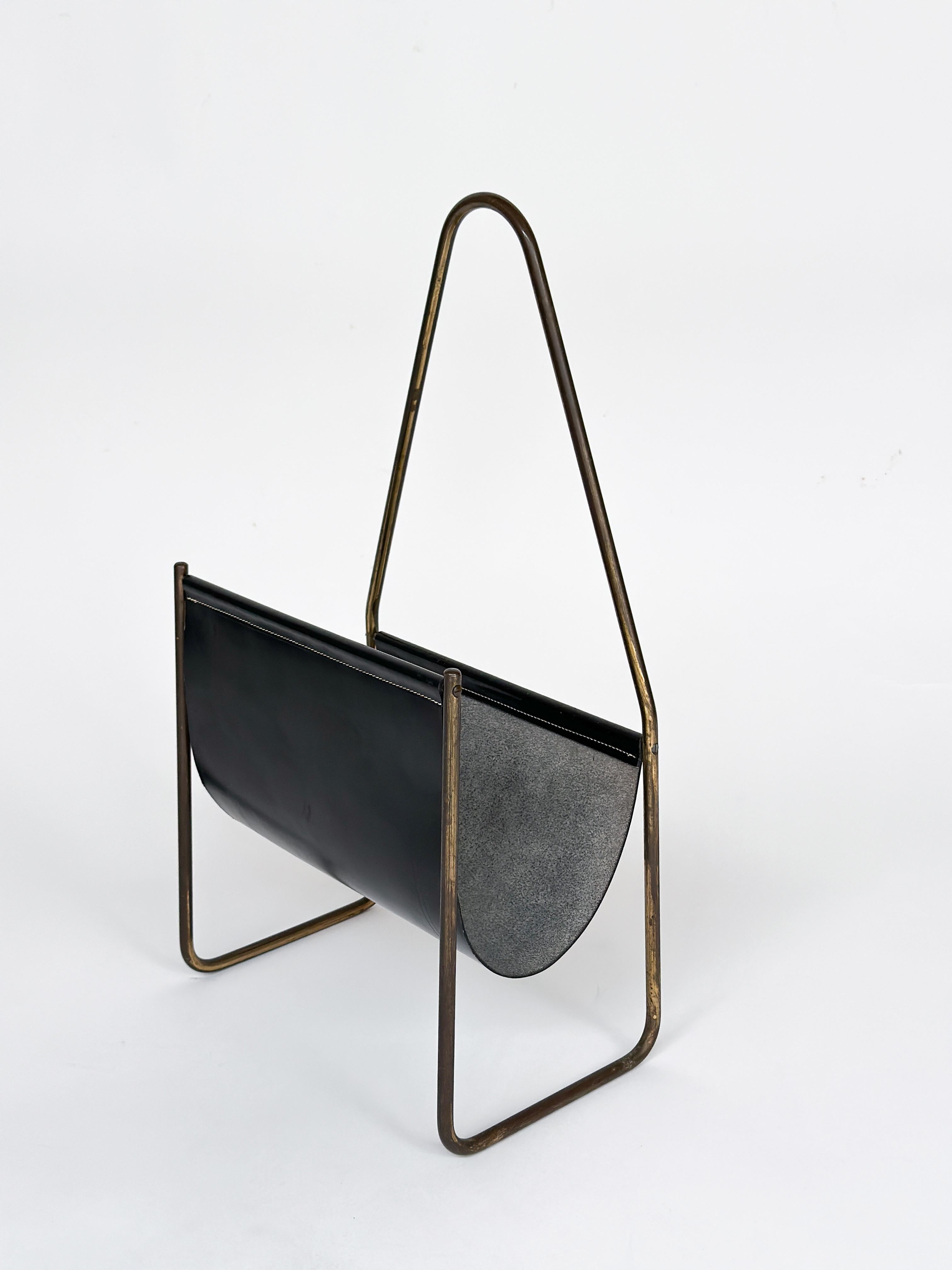 Mid-Century moderno Carl Auböck Portariviste Portaoggetti Ottone e Pelle 1950s in vendita