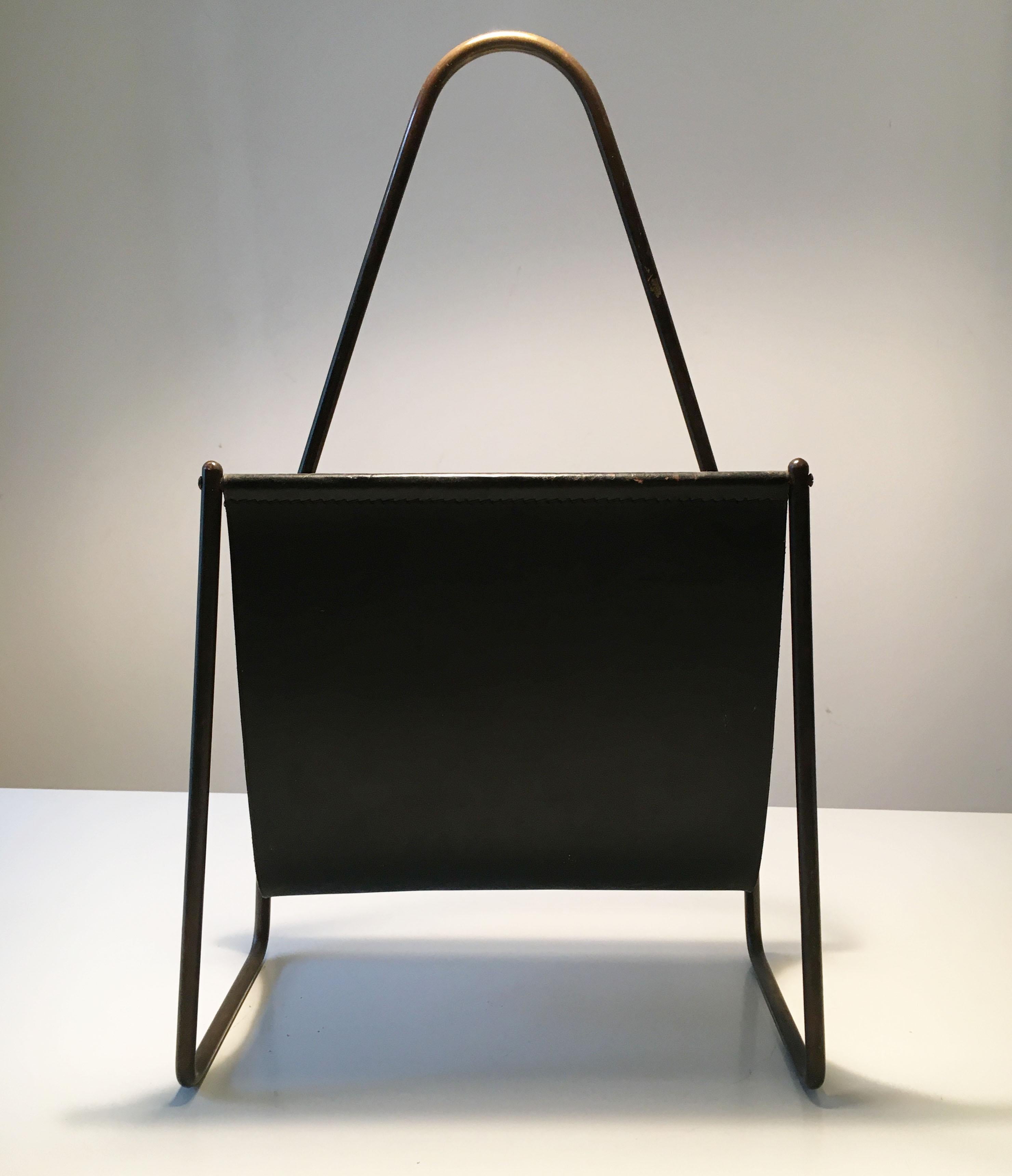 Carl Auböck II Vintage Magazine Stand, Black Patinated Leather, Austria, 1950s For Sale 1