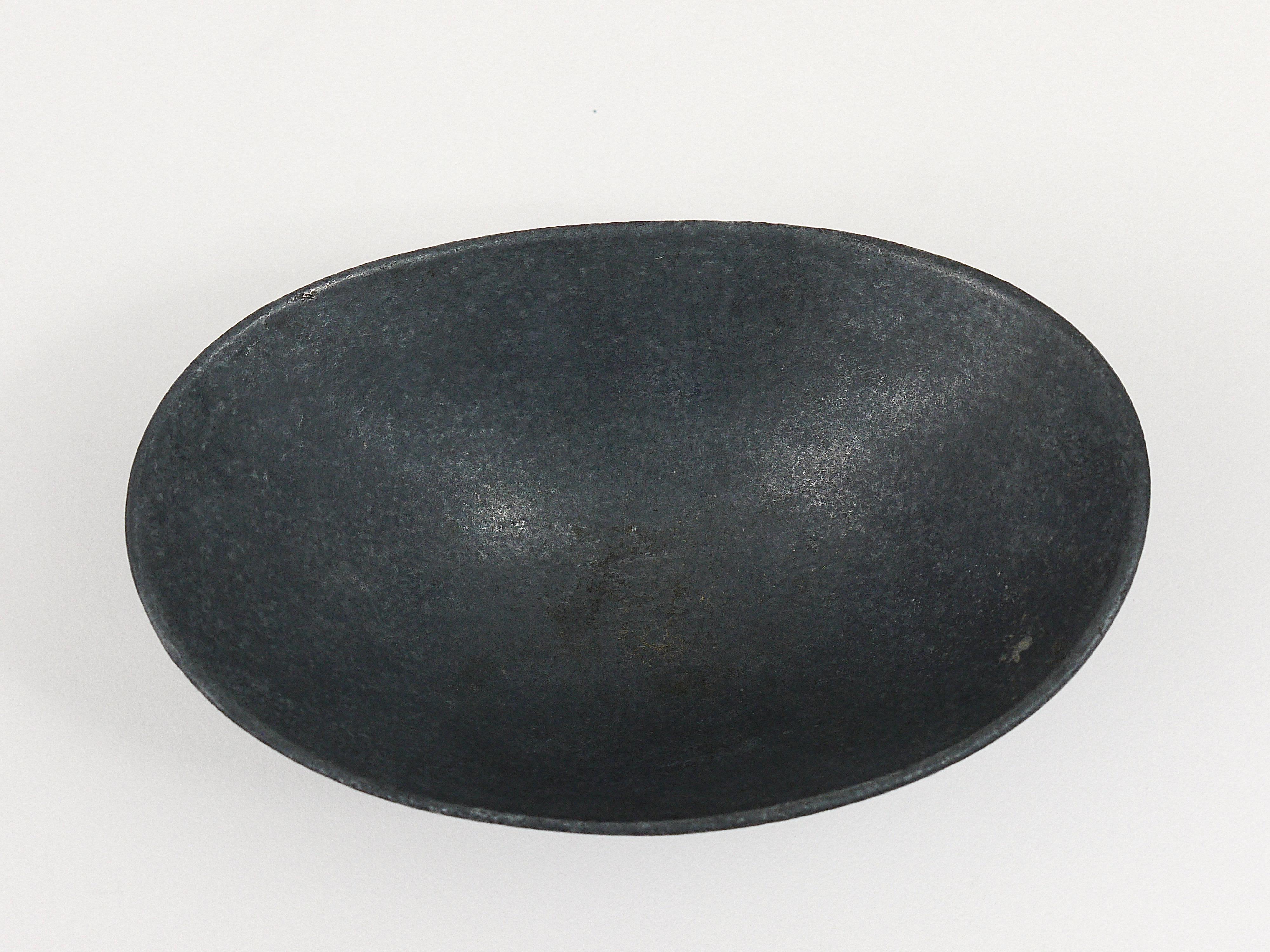 Carl Aubock Midcentury Black Cast Iron or Ashtray Bowl, Austria, 1950s For Sale 1