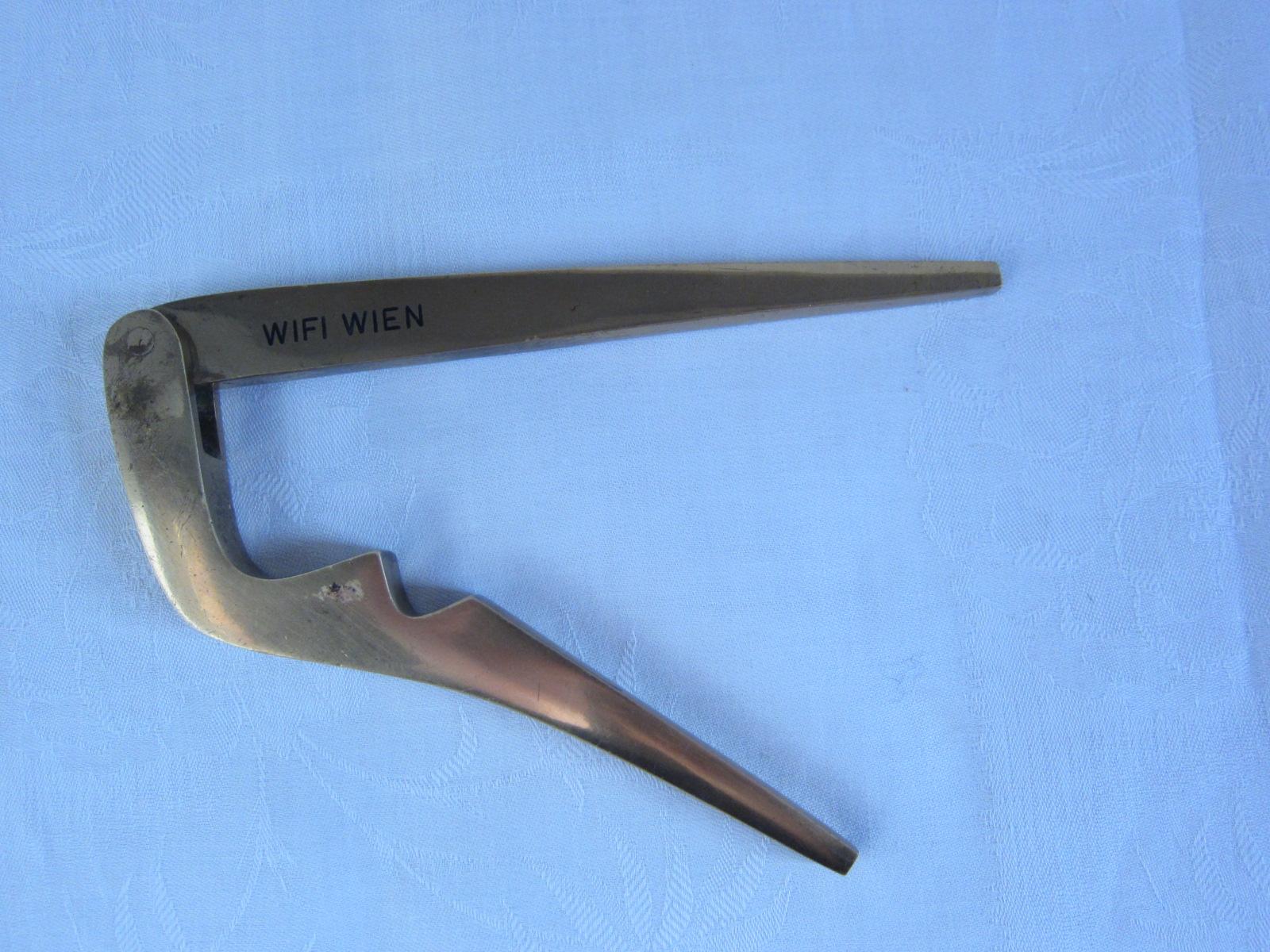 Carl Aubock Messing-Nussknacker aus der Jahrhundertmitte, Wien, Österreich, 1950er Jahre im Zustand „Gut“ im Angebot in Vienna, AT