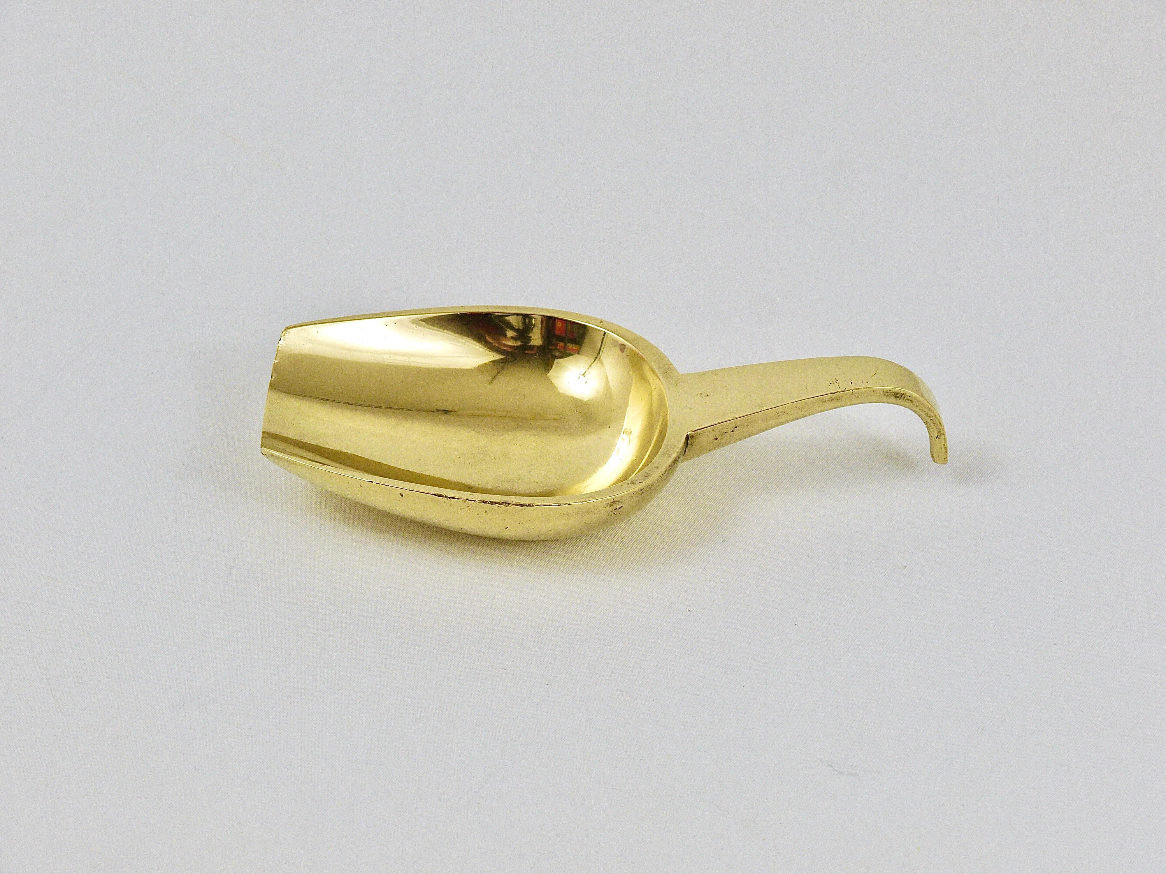 20th Century Carl Auböck Midcentury Brass Shovel Ashtray with Handle, Austria, 1950s For Sale