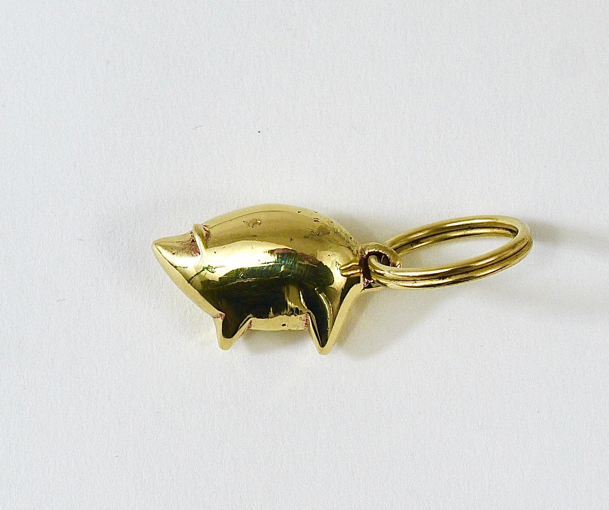 Carl Auböck Midcentury Lucky Charm Pig Brass Figurine Key Ring Chain Holder In Excellent Condition For Sale In Vienna, AT