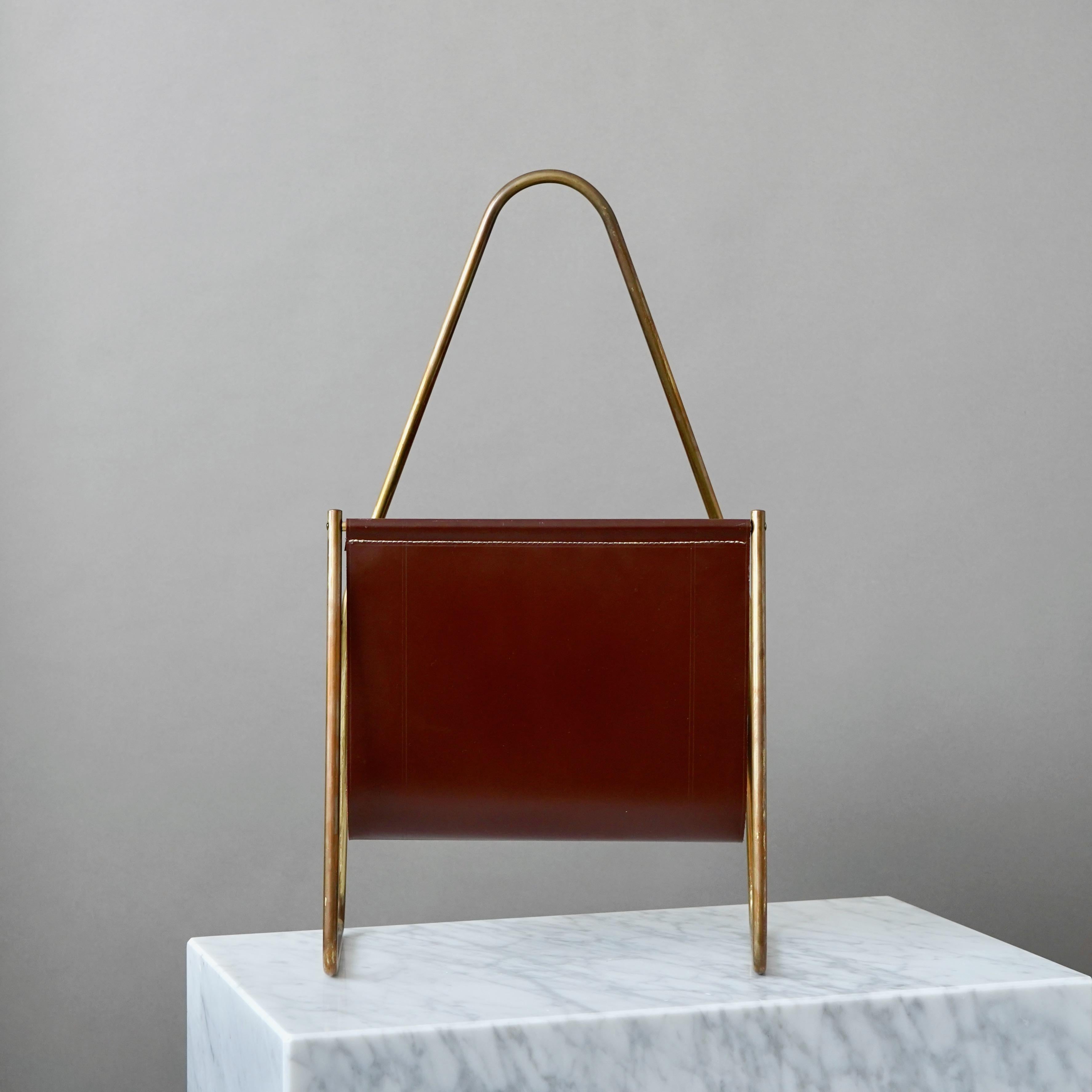 Mid-Century moderno Portariviste Carl Aubock di metà secolo in ottone e pelle marrone, Austria 1960. in vendita