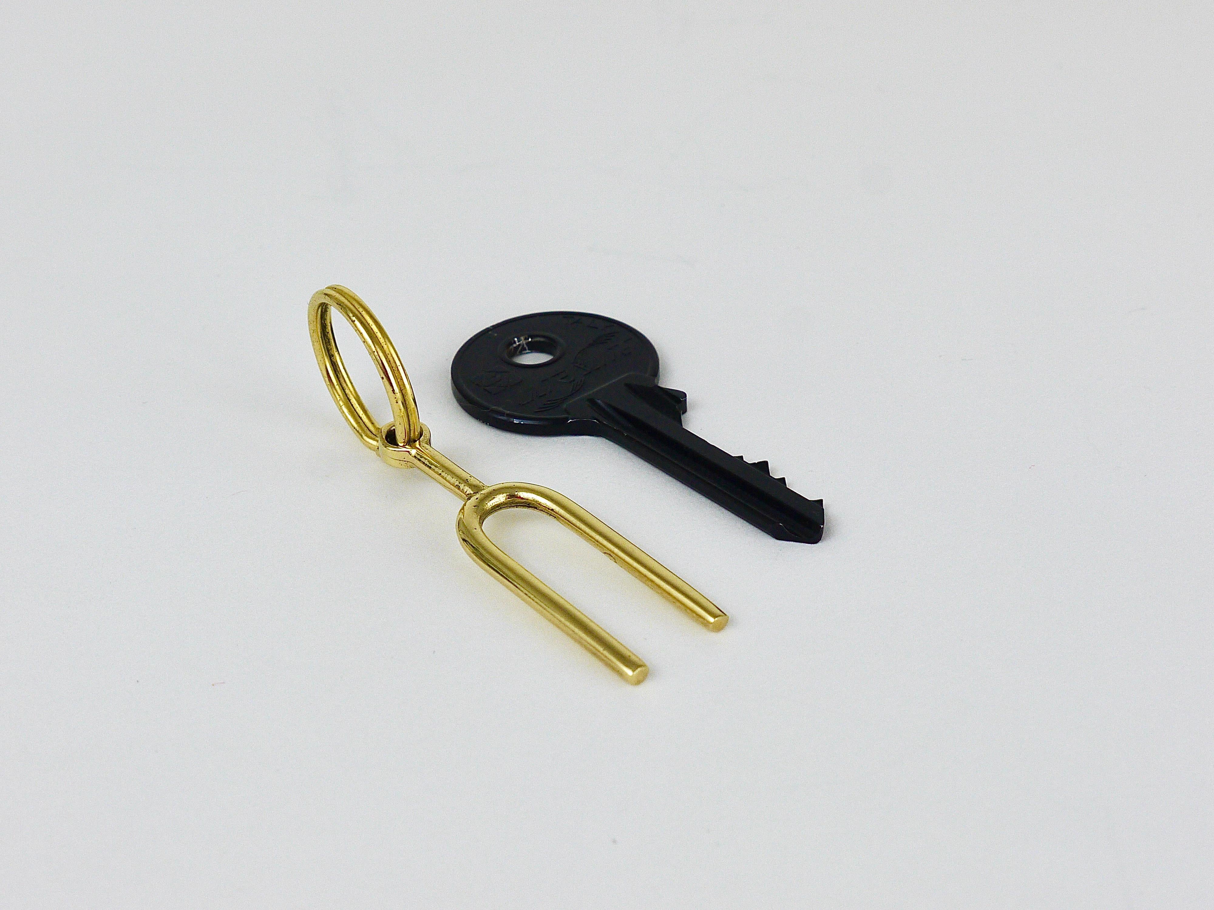 Carl Aubck Handgefertigter Schlüsselanhänger mit Tuninggabel, Mid-Century (Moderne der Mitte des Jahrhunderts) im Angebot