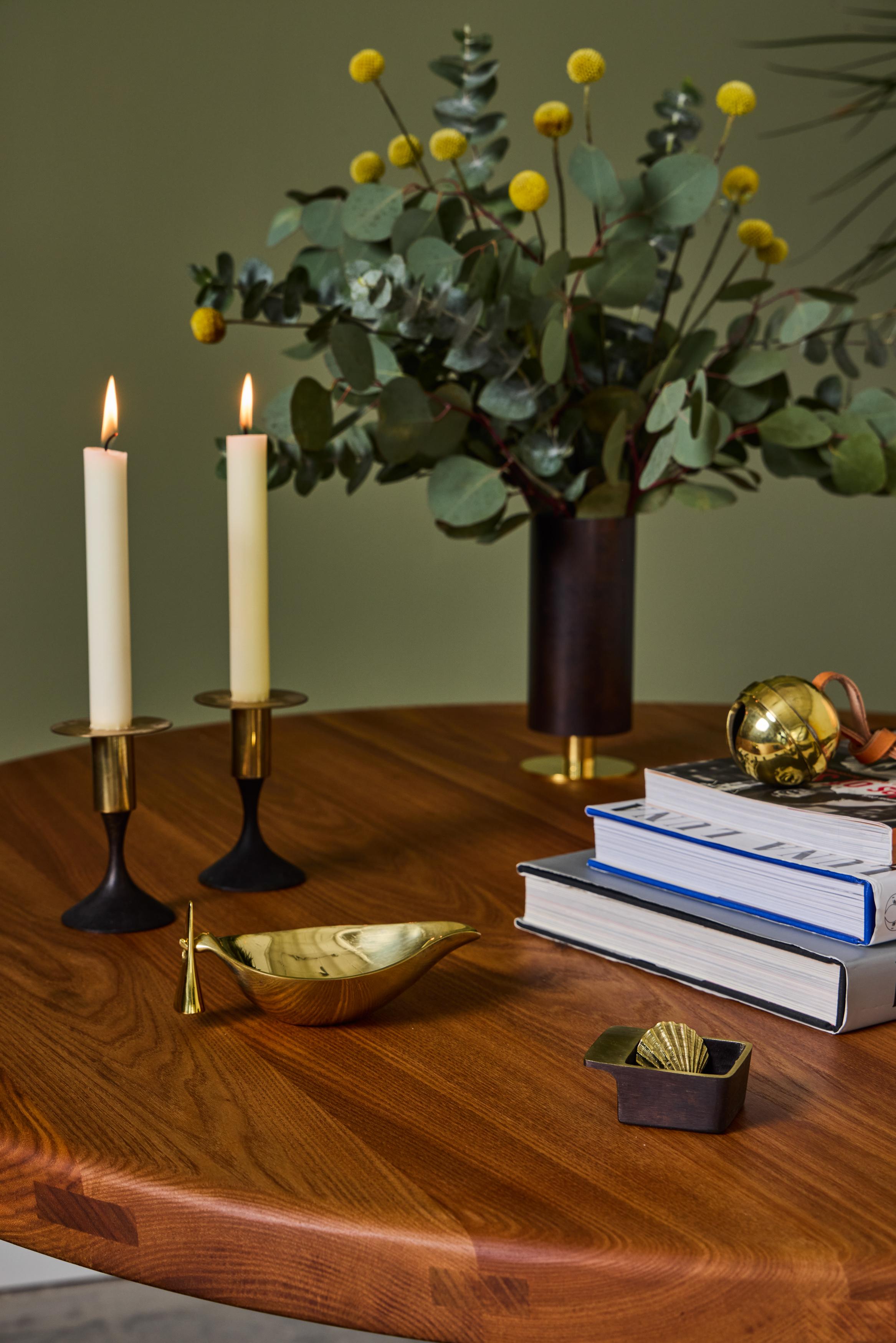 Mid-Century moderno Ciotola in ottone Carl Auböck modello #3514 in vendita