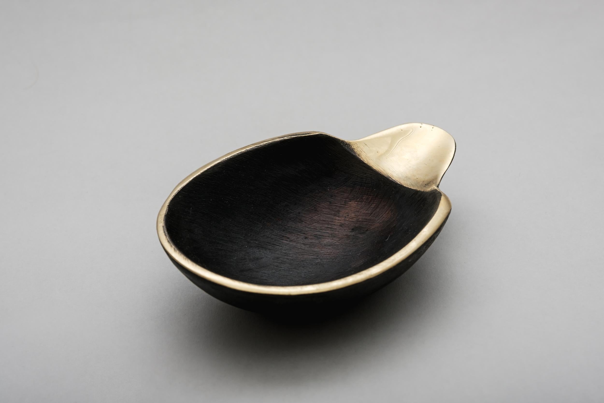Carl Auböck Model #3599 Patinated Brass Bowl For Sale 3