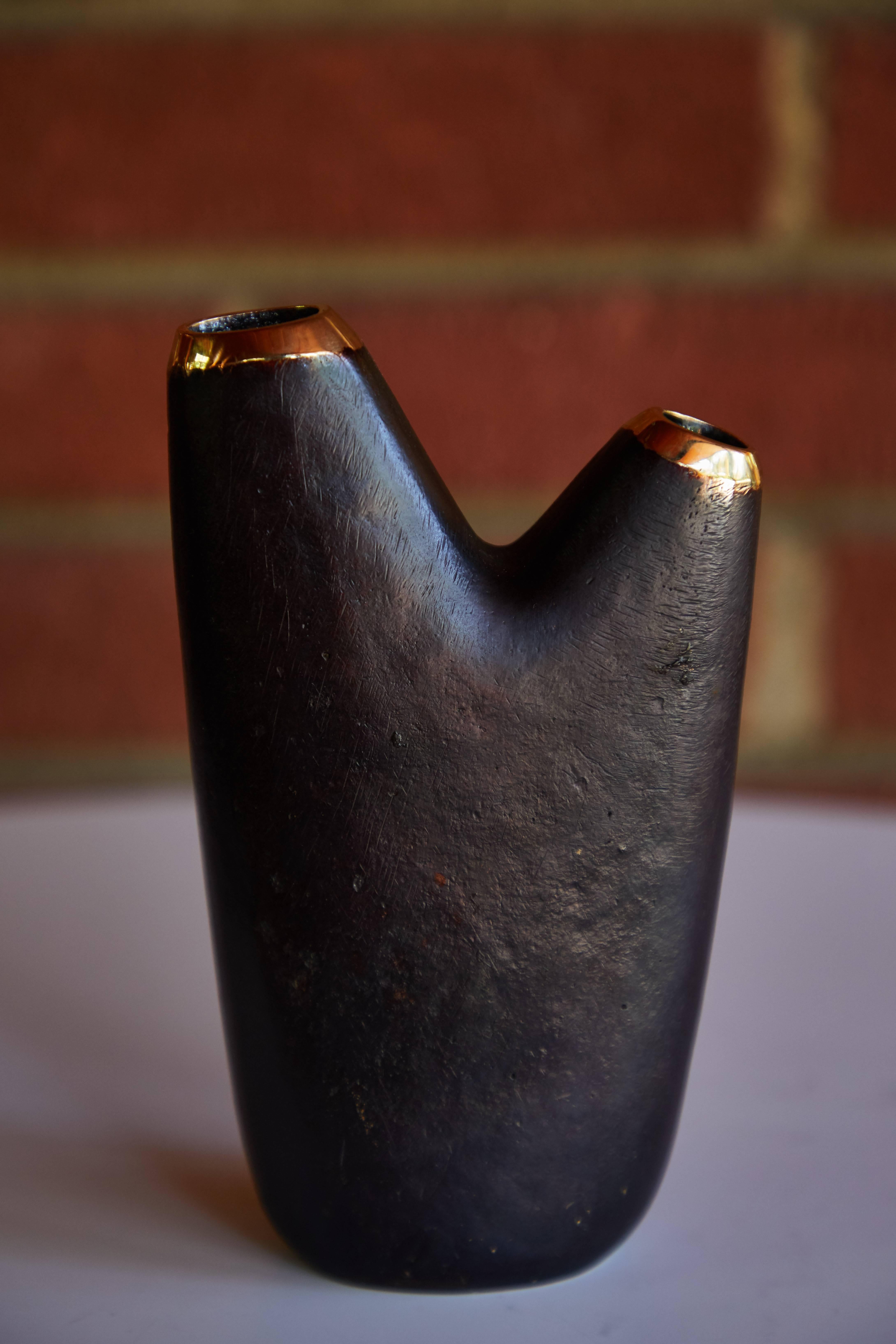 Carl Auböck Model #3794/1 'Aorta' Brass Vase For Sale 3