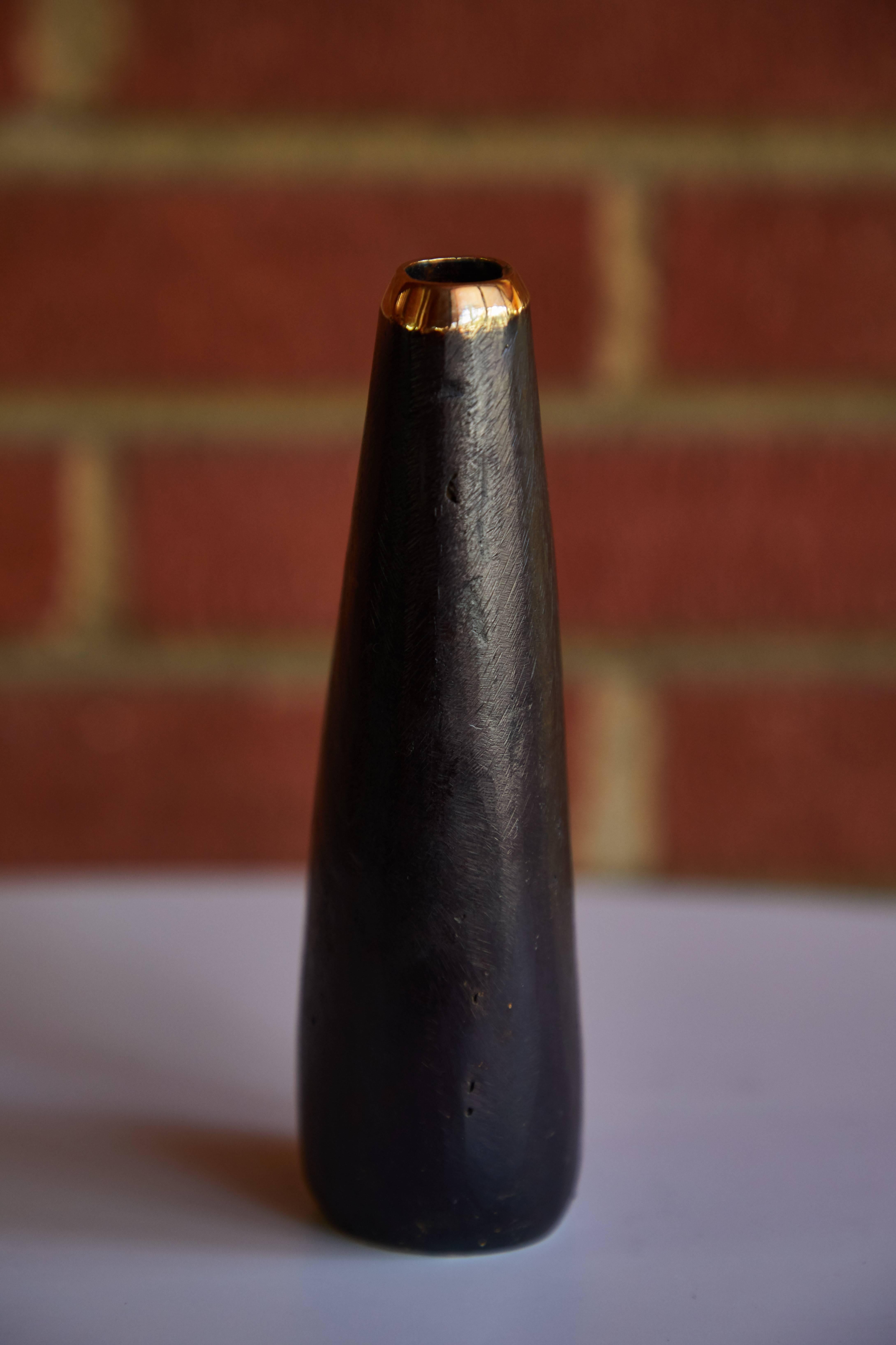 Carl Auböck Model #3794 'Aorta' Brass Vase In New Condition For Sale In Glendale, CA