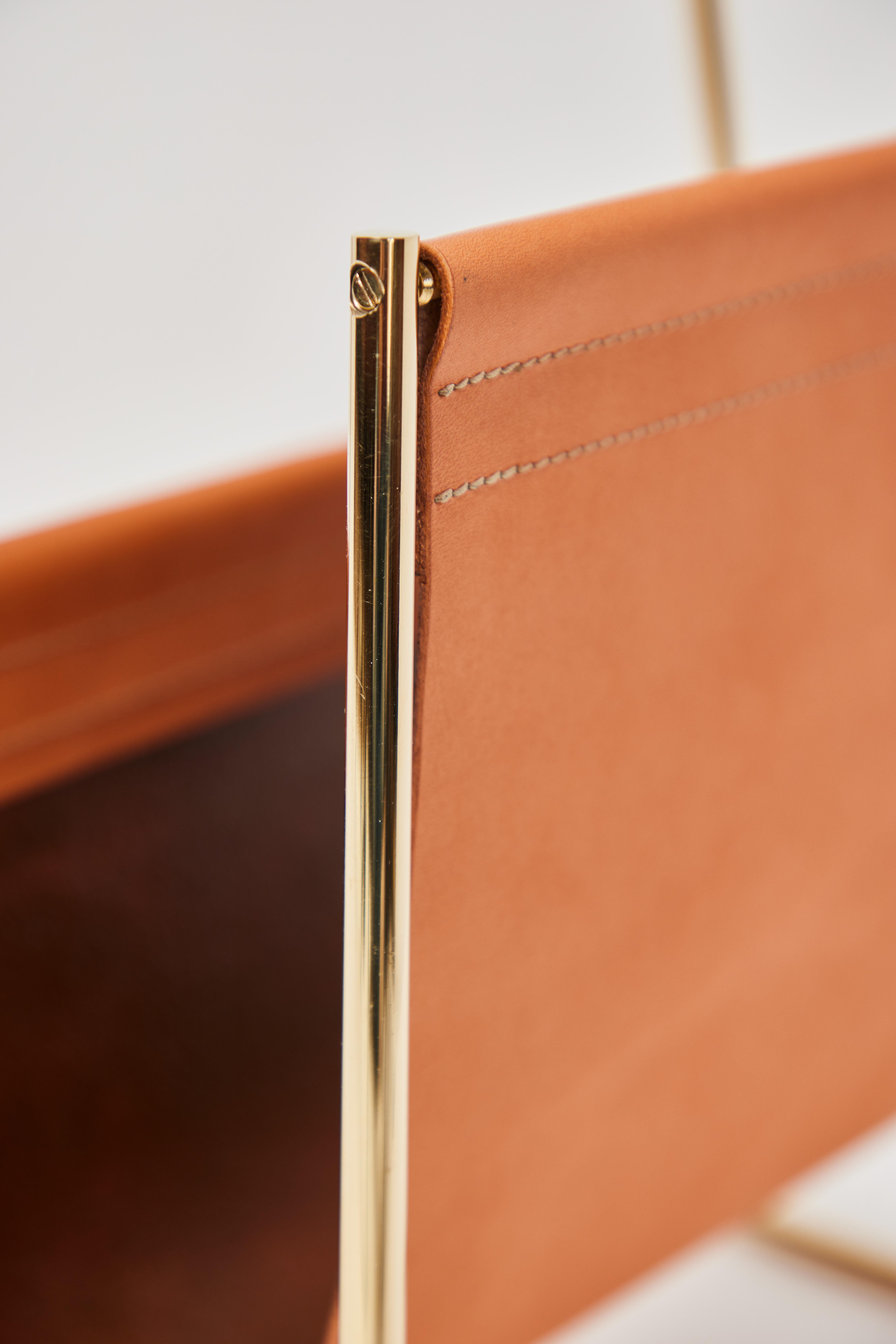 Austriaco Carl Auböck Modello #3808 Portariviste in pelle marrone e ottone in vendita