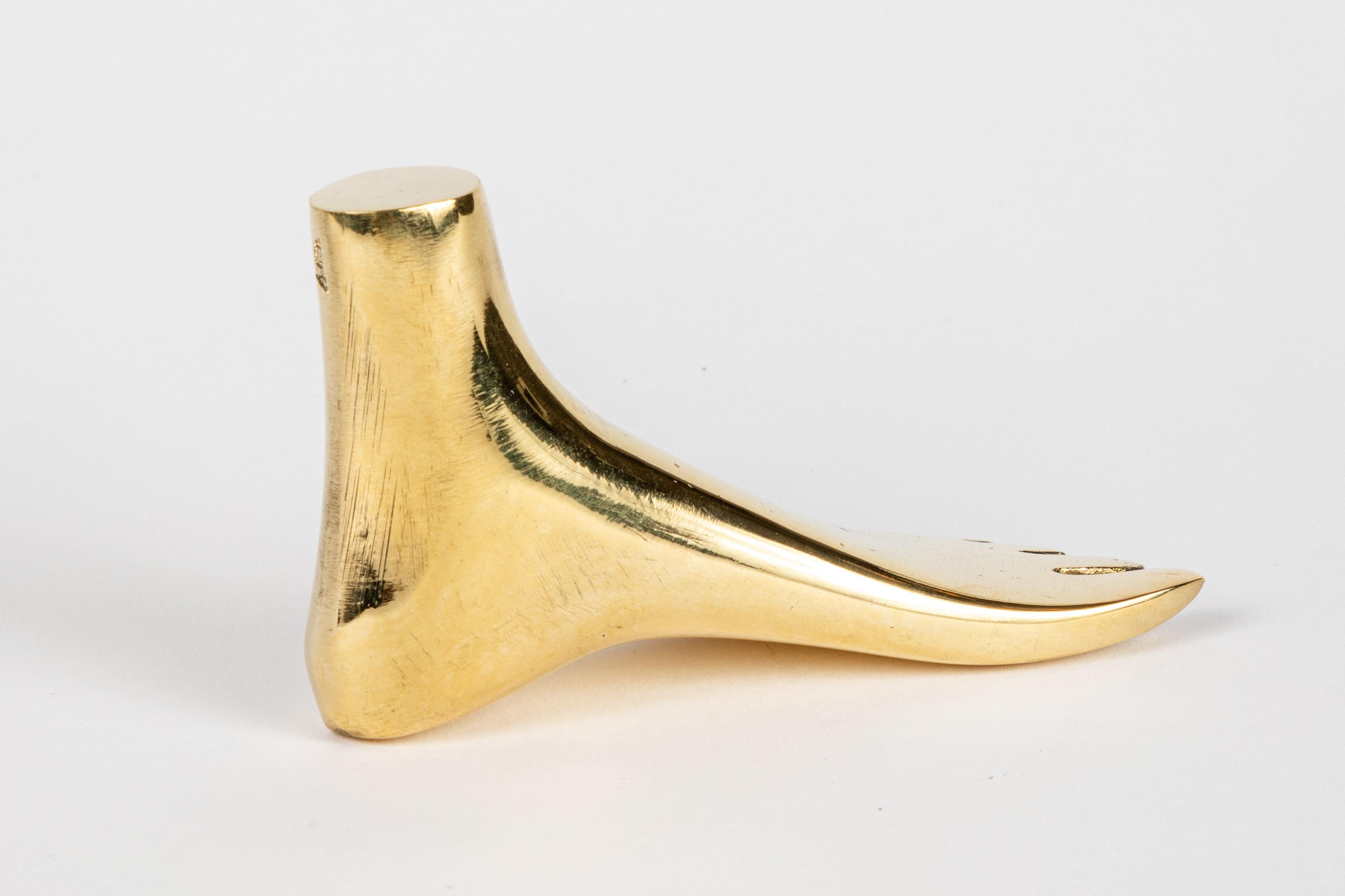 Carl Auböck Model #4273 'Foot' Brass Paperweight In New Condition For Sale In Glendale, CA