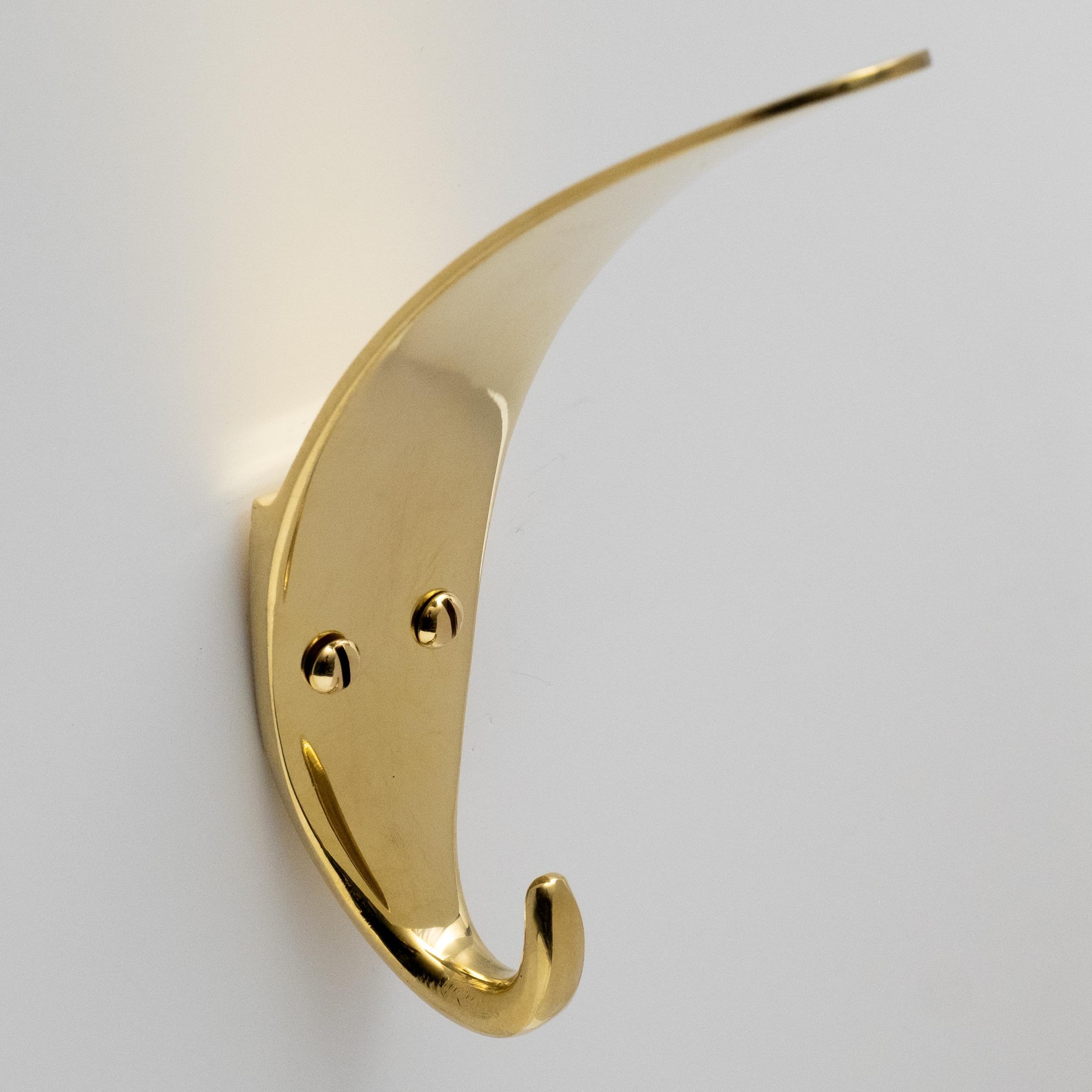 Austriaco Carl Auböck Modello #4329 Gancio in ottone lucidato in vendita