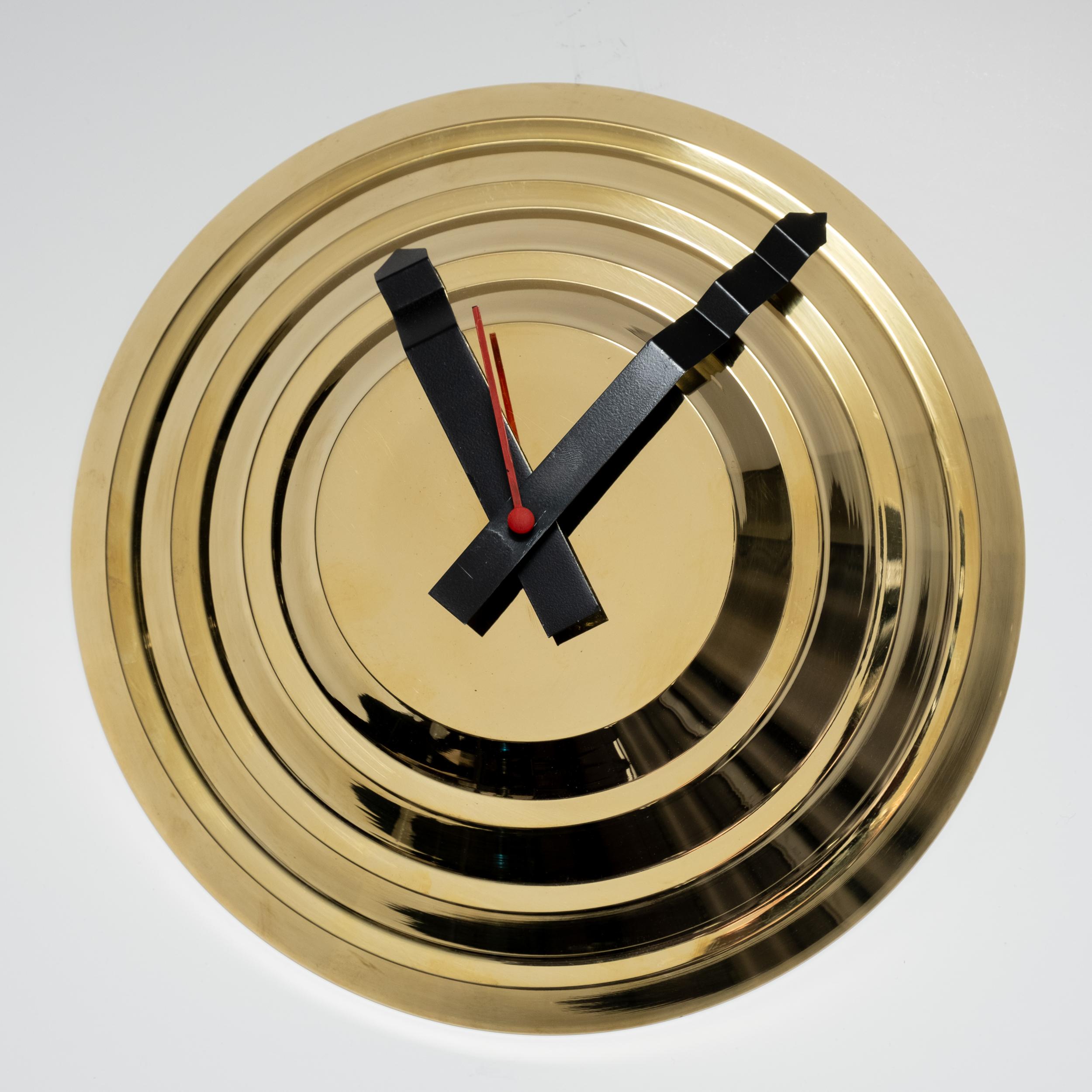 Mid-Century moderno Orologio da parete in ottone di Carl Auböck modello #4629 'Stufenuhr' in vendita